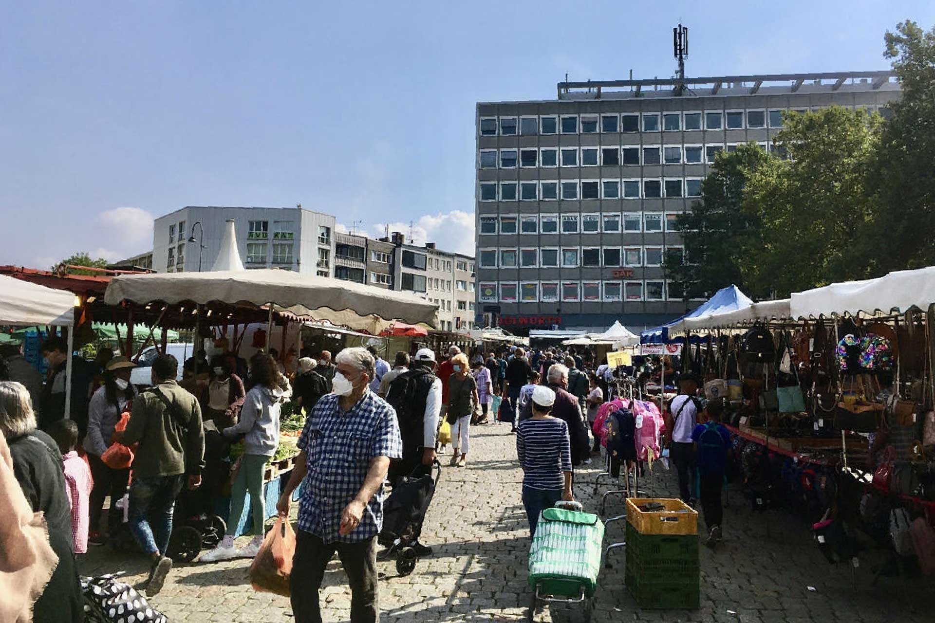 Almanyadaki Köln Nippes ve Mülheim pazarları