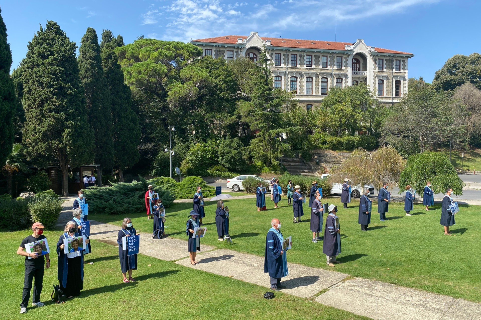 Boğaziçi Üniversitesi akademisyenleri 