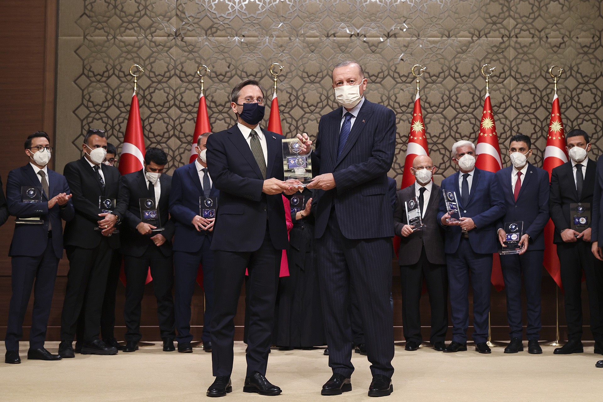 Tayyip Erdoğan, Fahrettin Altuna ödül verdi