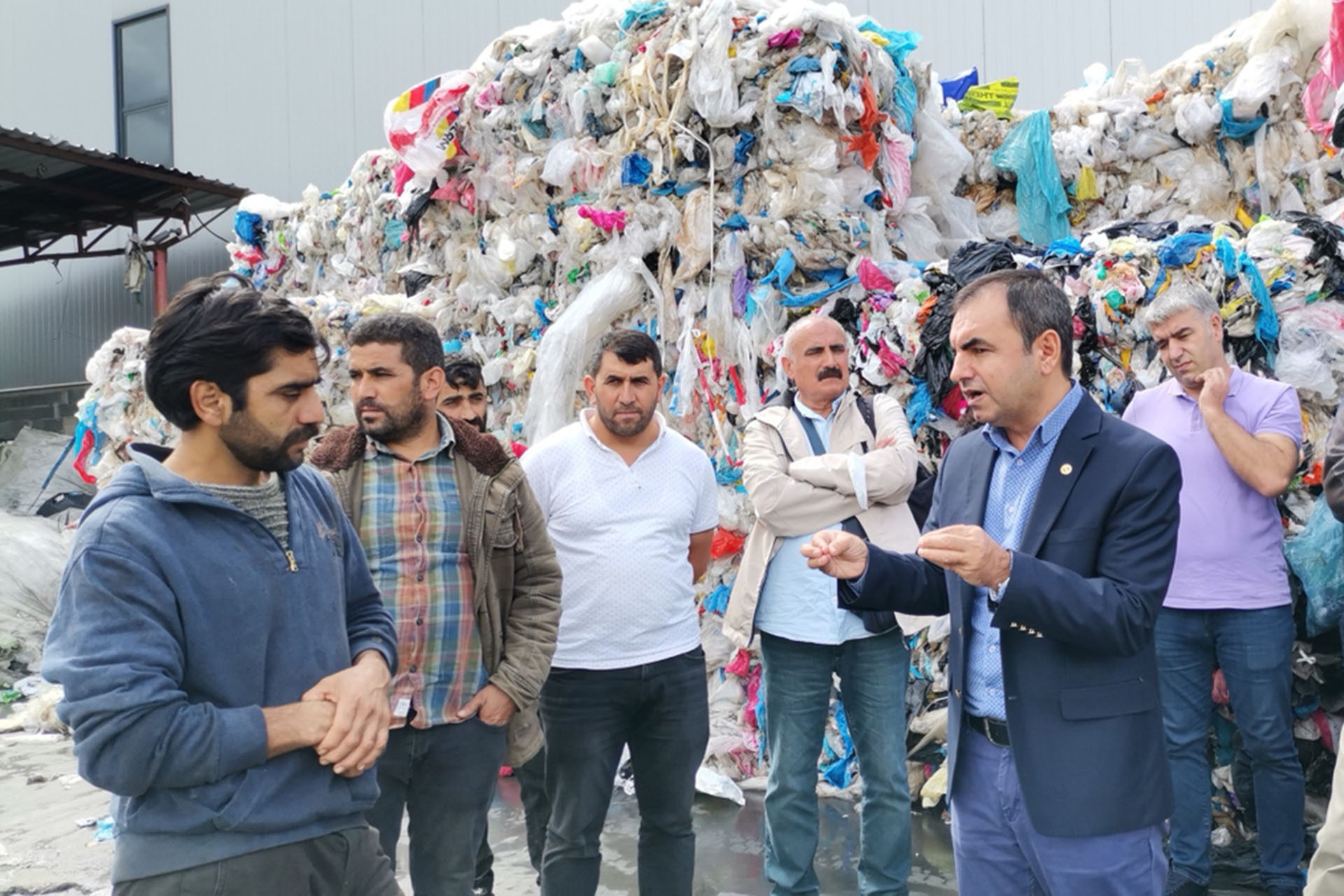 Ercüment Akdeniz geri dönüşüm işçileri ile görüştü