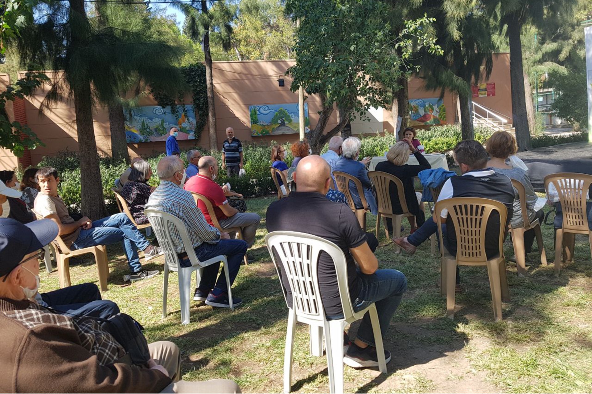 Şair Özge Sönmez, Bornova Belediyesi’nin düzenlediği, 2. Bornova Kitap Günleri’nde 'Ötekileştirme ve Tektipleştirme Karşısında Sanat ve Şiir' başlıklı söyleşisinde okurlarıyla buluştu.