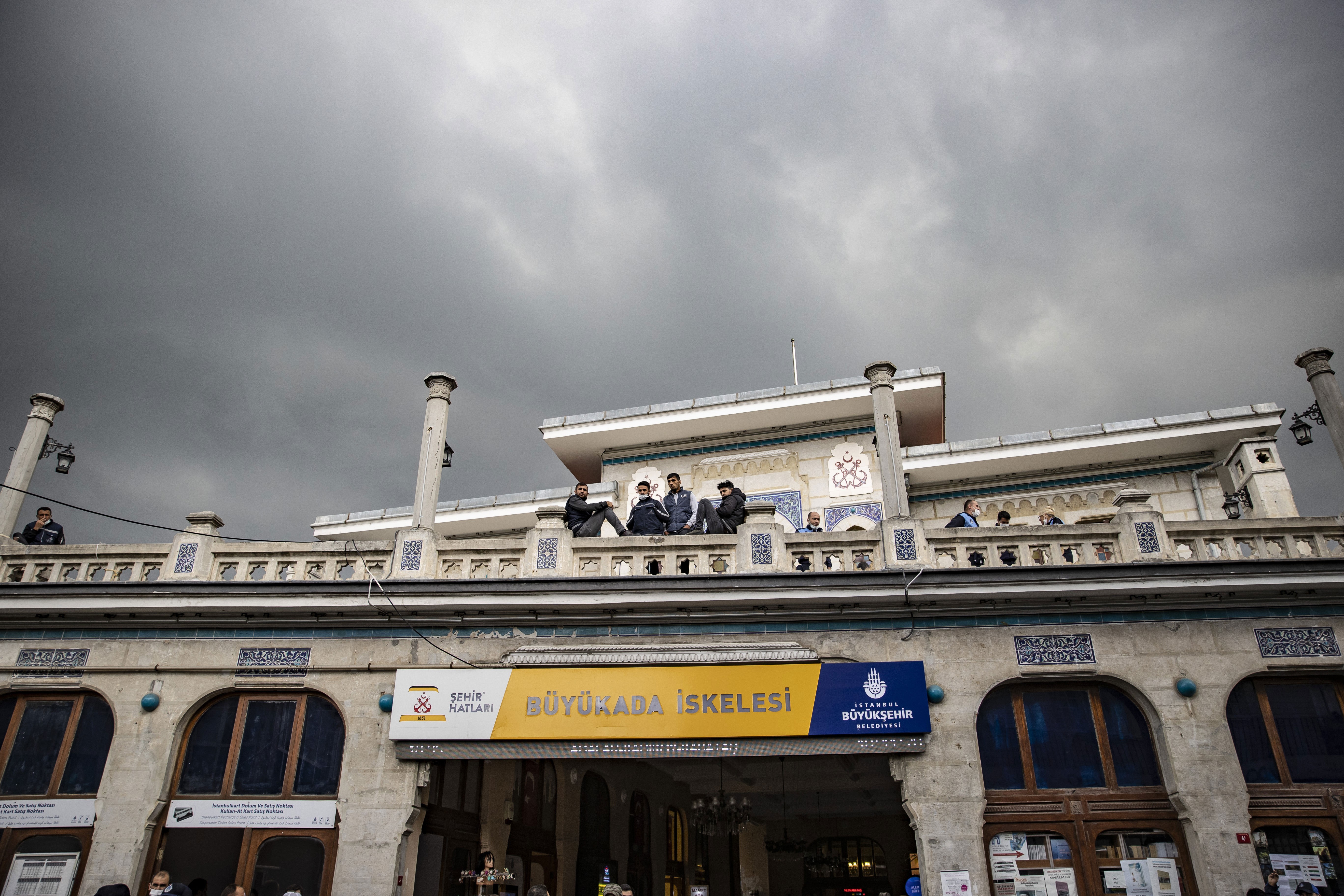 TÜGVA’ya verilen Büyükada İskelesi'nin üst katı