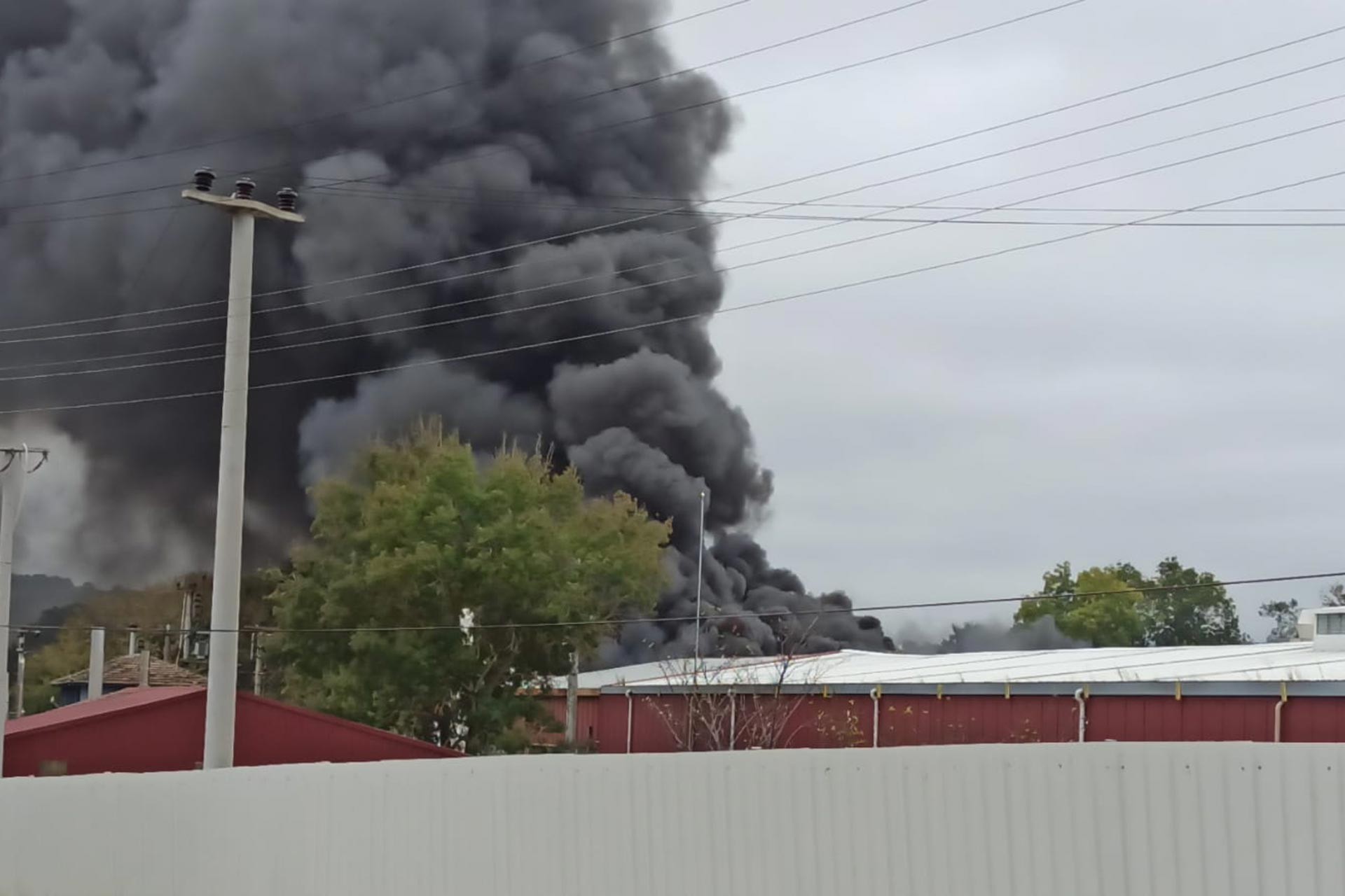 Kocaeli'de yangın çıkan fabrika