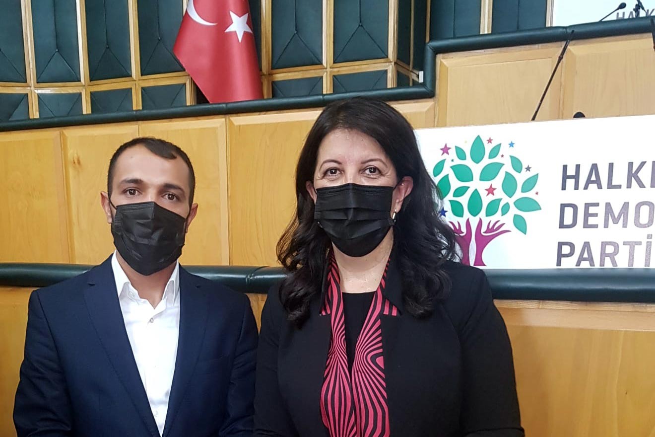 İzmir Seyyar Satıcılar Derneği HDP'li Pervin Buldan'la