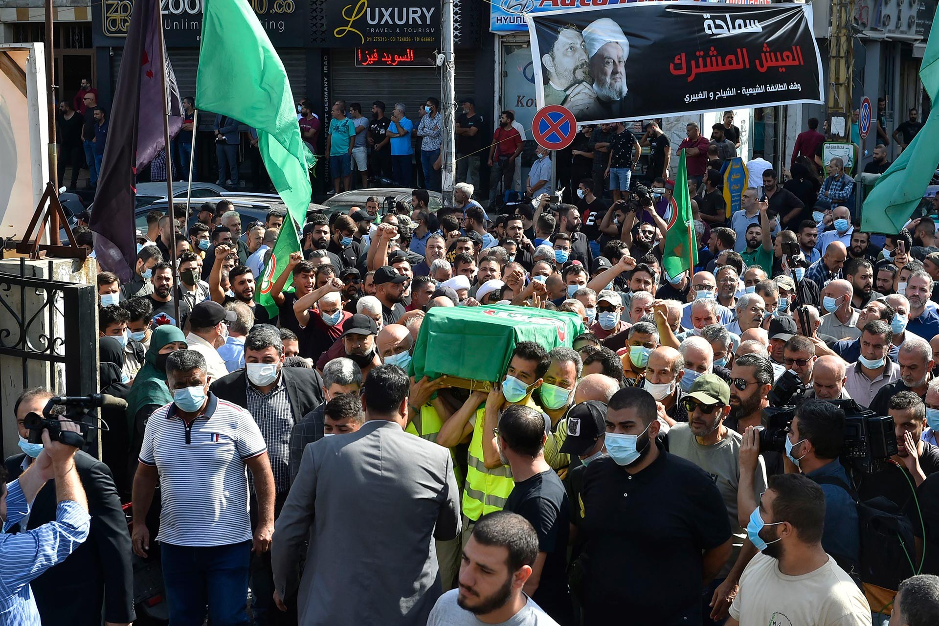 Beyrut’ta Tayyune bölgesindeki Şii kitleye ateş açılması sonucu hayatını kaybedenlerin cenaze töreni