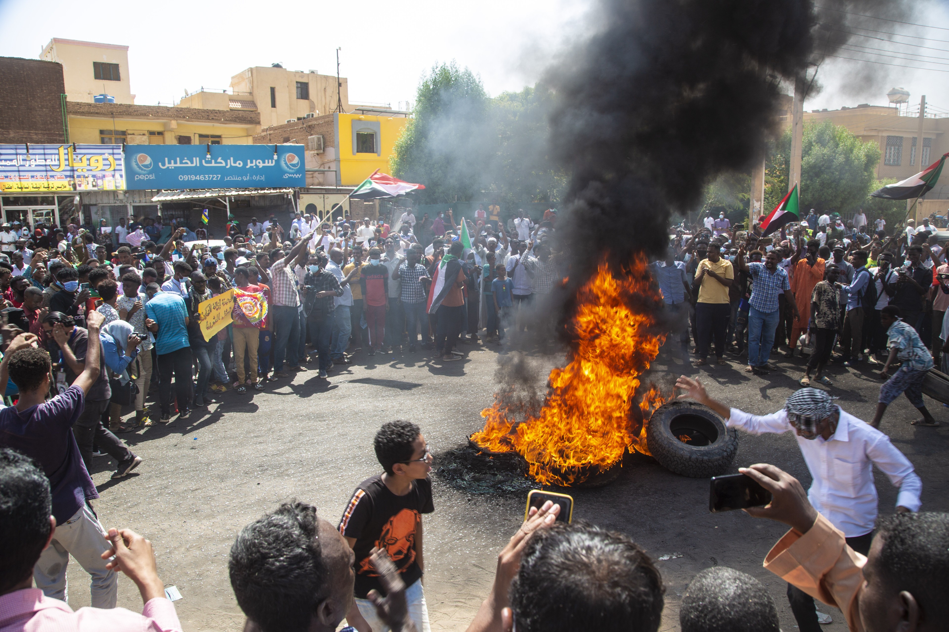 Sudan'da hükümet karşıtları protesto gösterisi düzenledi