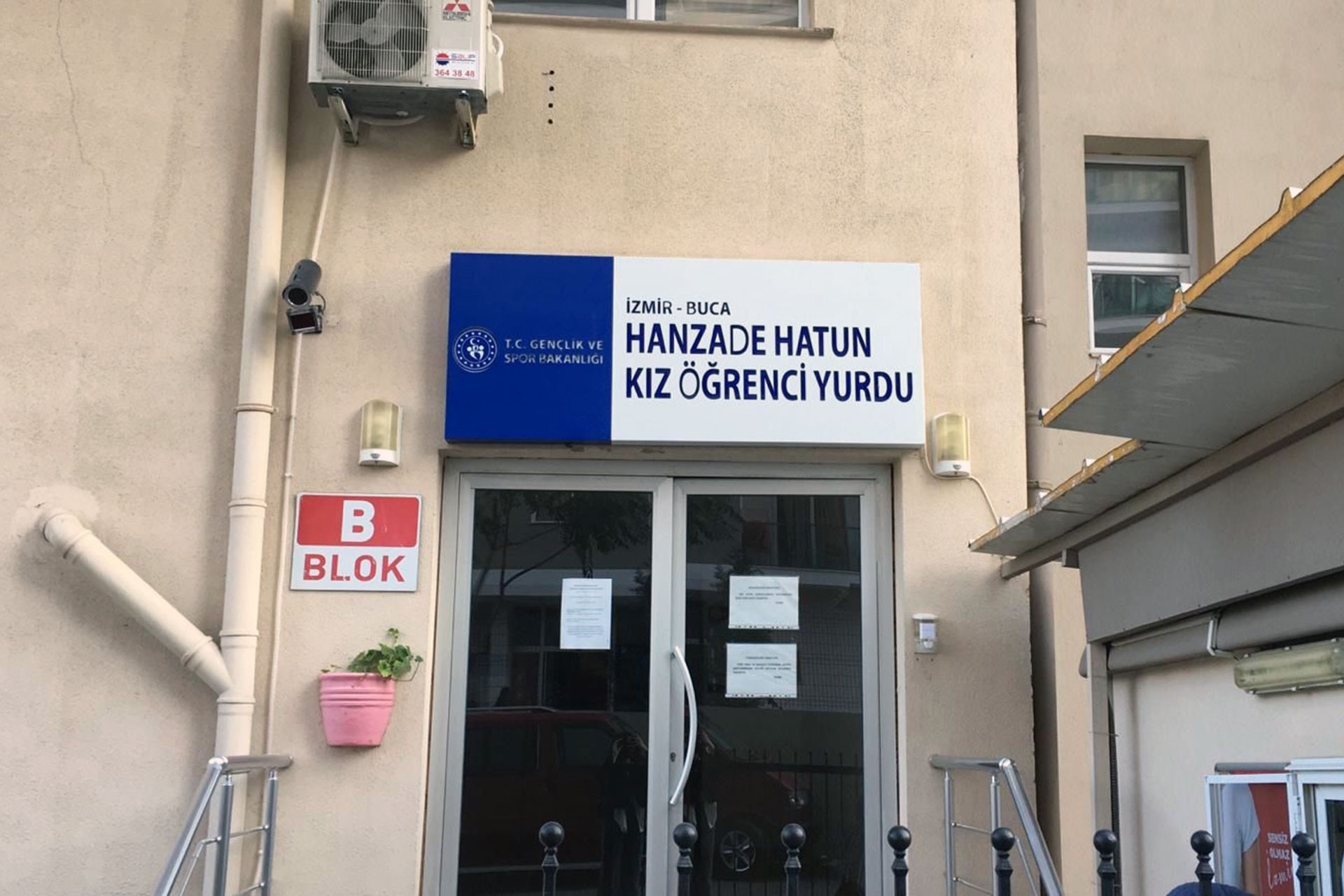 Hanzade Hatun Kız Öğrenci Yurdu