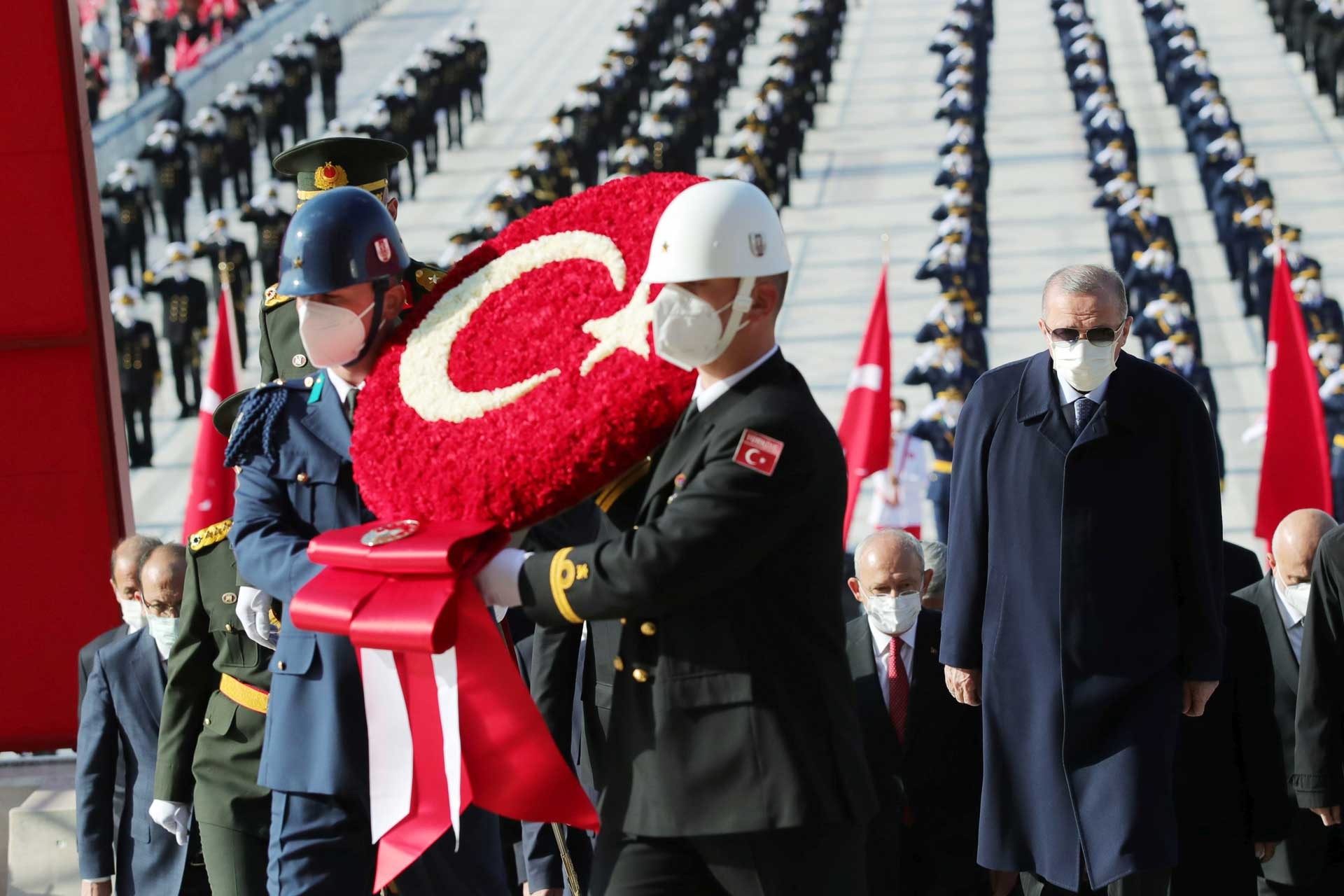 Devlet erkanı, 29 Ekim Cumhuriyet Bayramı dolayısıyla Anıtkabir'i ziyaret etti