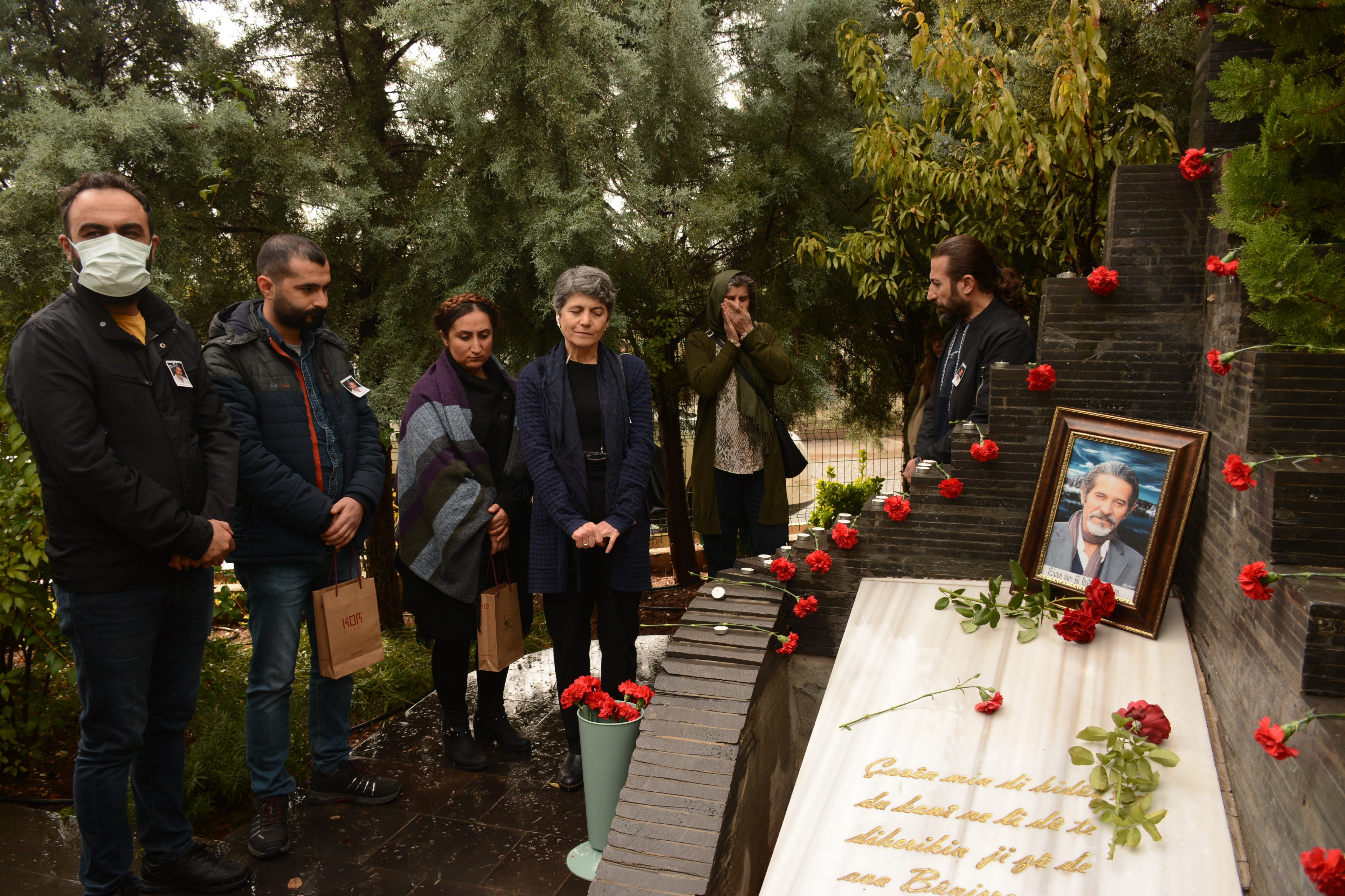 Arjen Arî ölümünün 9. yılında Diyarbakır'daki mezarı başında anıldı.