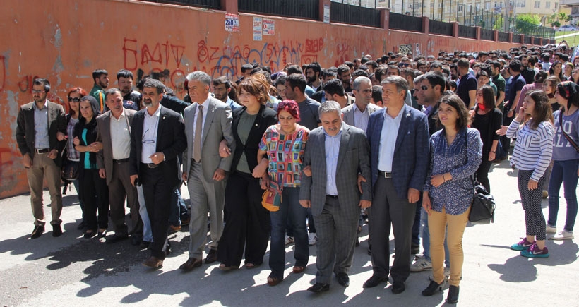 Antep’te HDP’ye polis  saldırısı protesto edildi