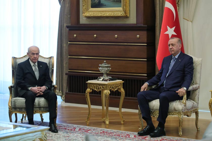 Bahçeli ve Erdoğan koltuklarda