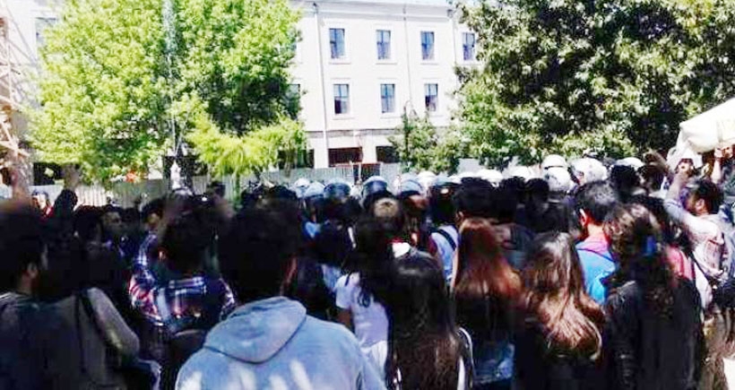 İÜ'de HDP etkinliğine polis saldırısı