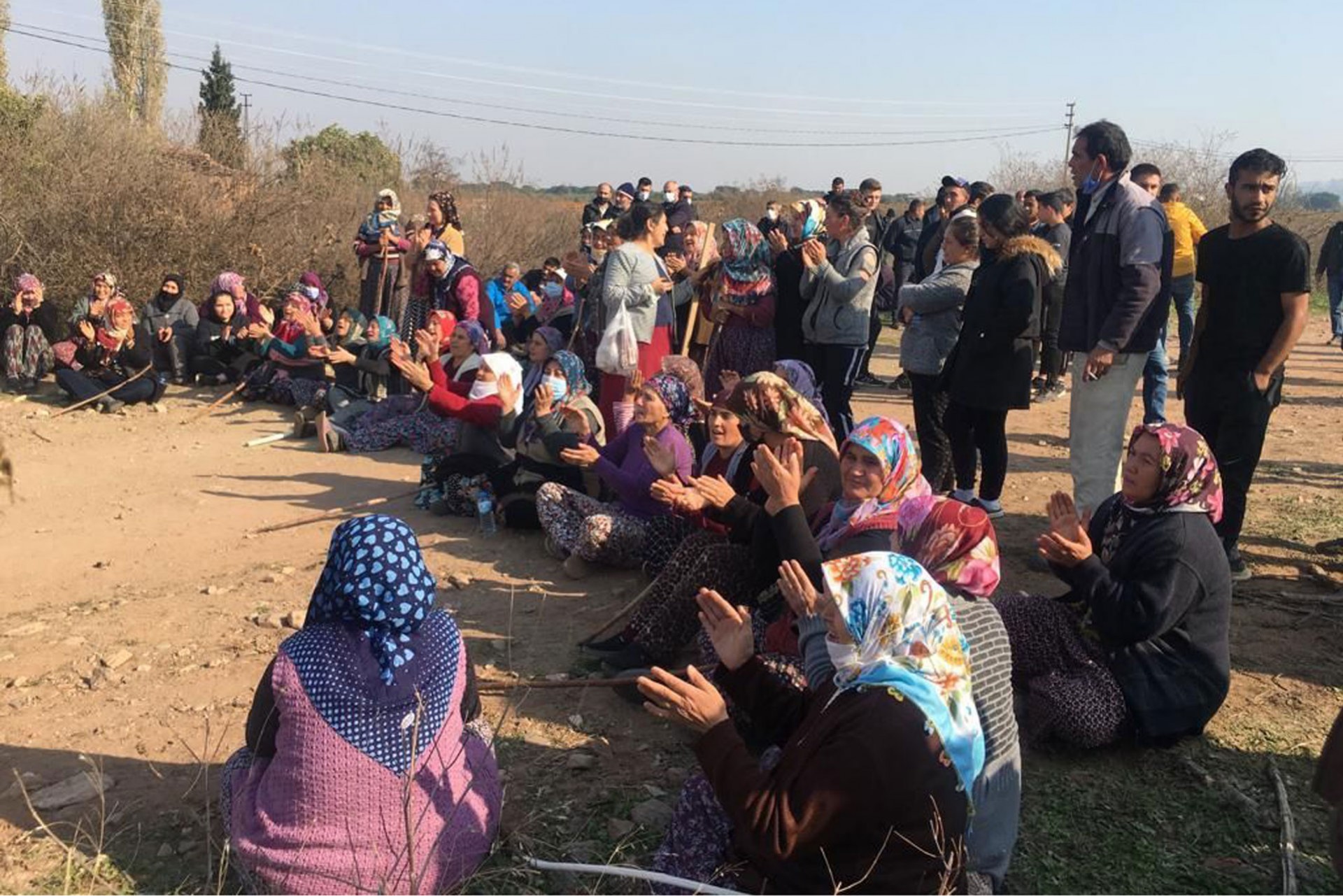 Manisa'nın Salihli ilçesi Caferbey köylülerinin meralarının çöplük yapılmasına karşı mücadelesi devam ediyor.