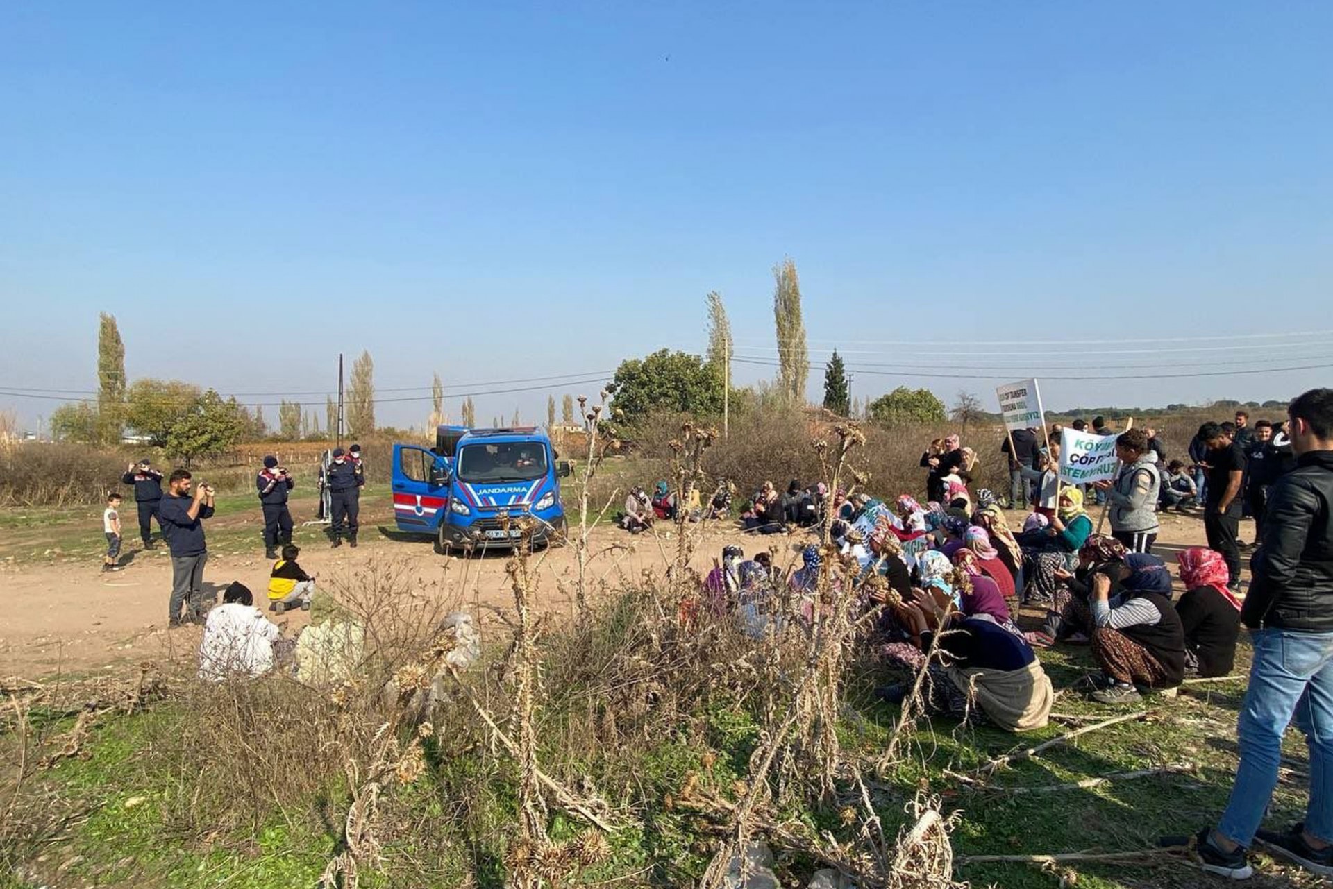 Manisa'nın Salihli ilçesi Caferbey köylülerinin meralarının çöplük yapılmasına karşı mücadelesi devam ediyor.