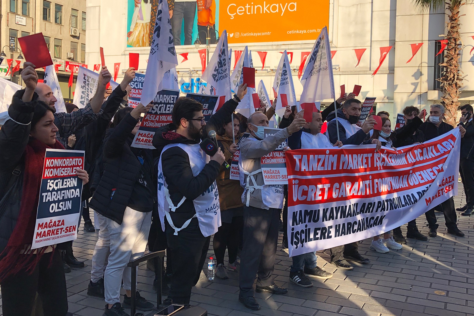 Tanzim Market işçileri eylem yaptı