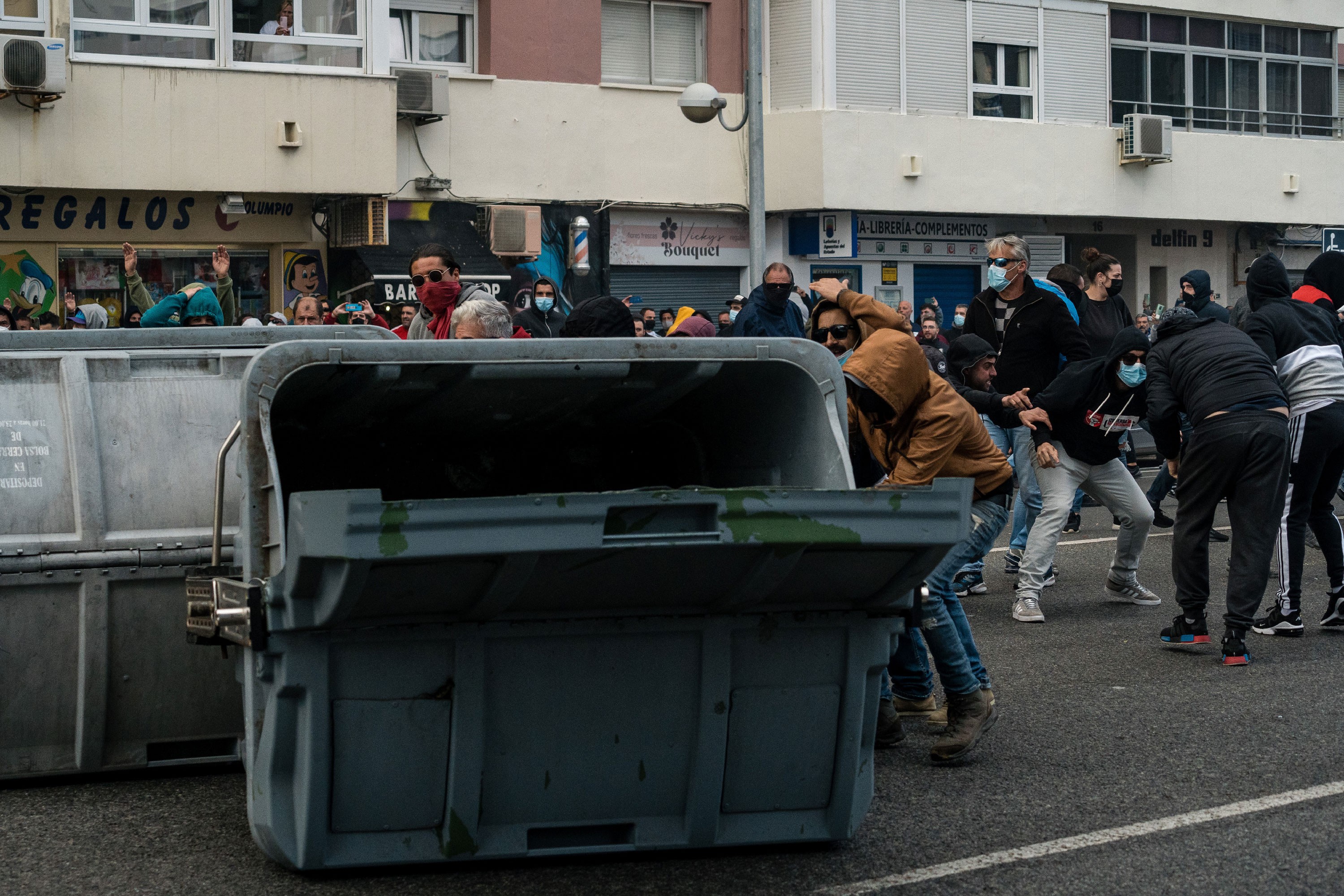 İspanya'nın Cadiz kentinde 29 bin metal işçisi greved