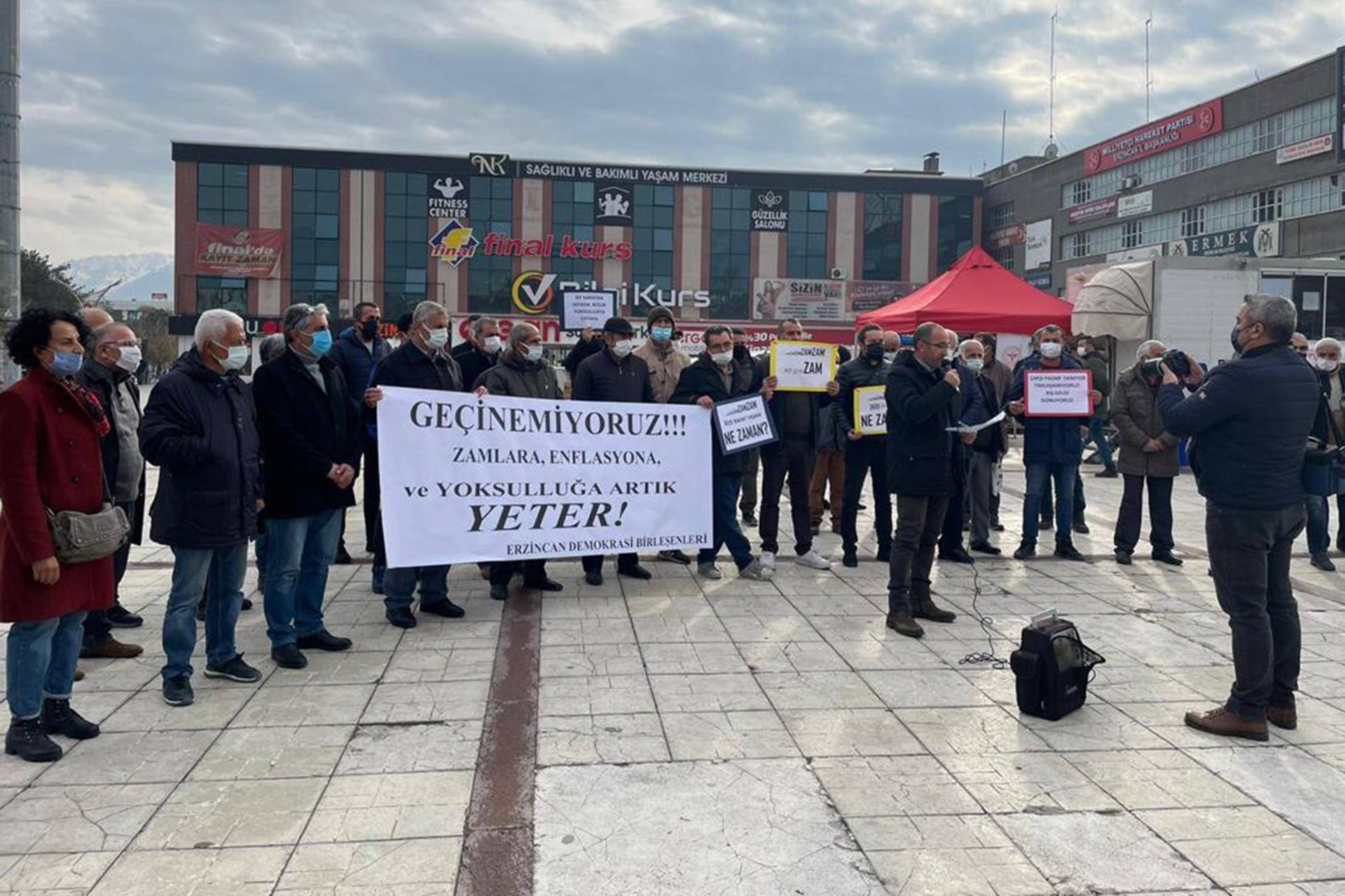 ERzincan'da geçinemiyoruz eylemi