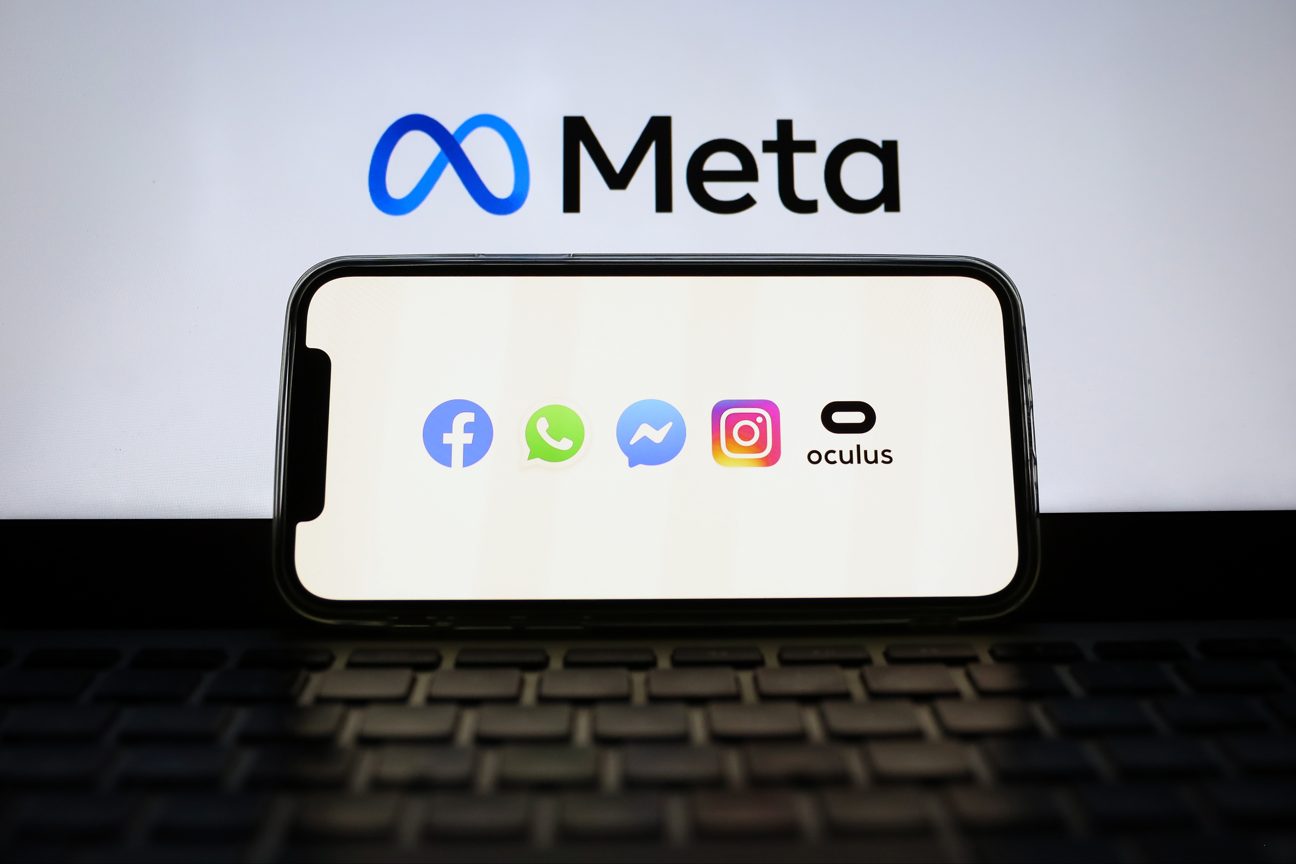 WhatsApp, Instagram ve Facebook'a global çapta erişim sorunu