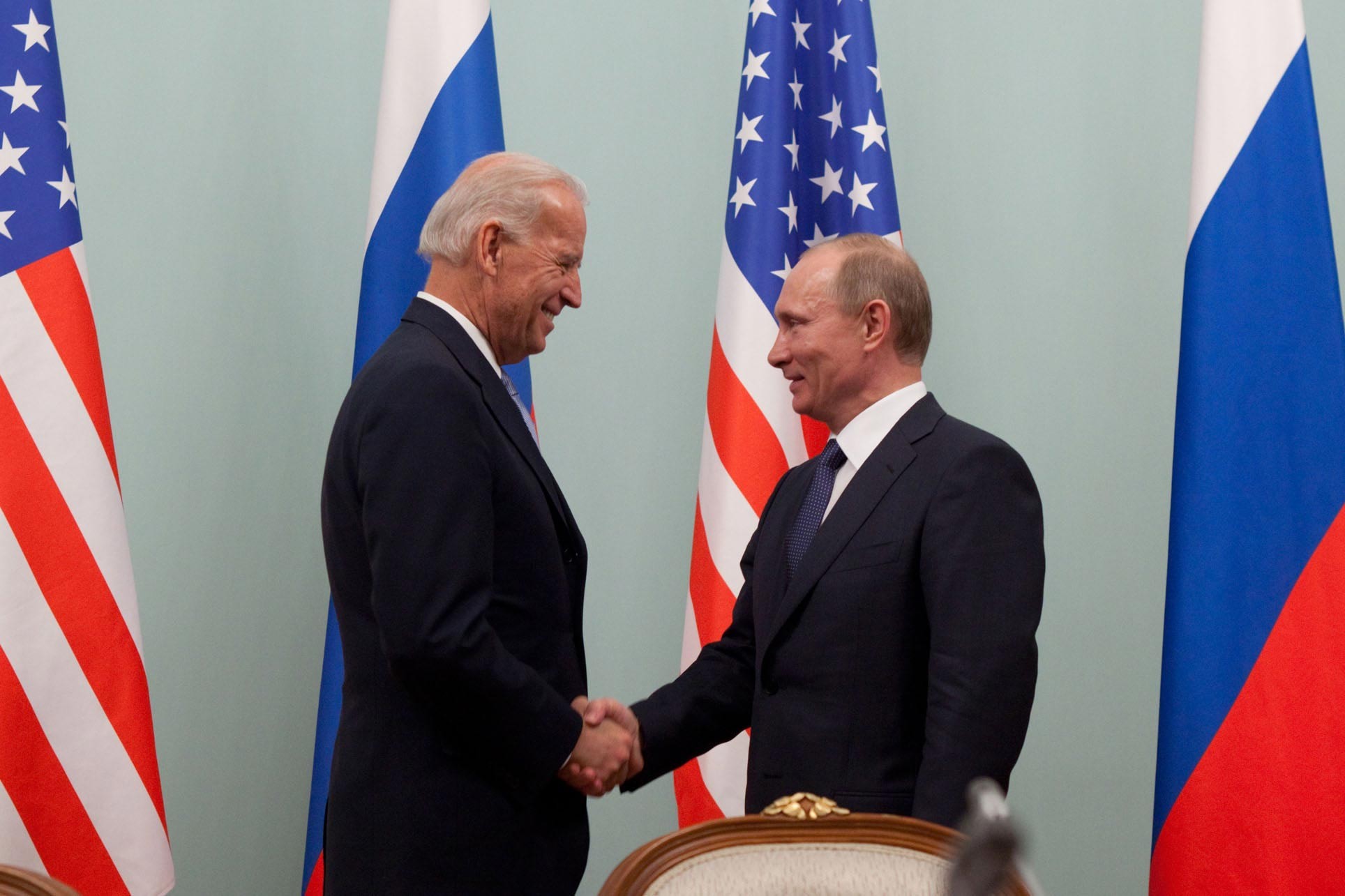 Biden ve Putin görüştü: ABD’den güçlü mali yaptırım uyarısı