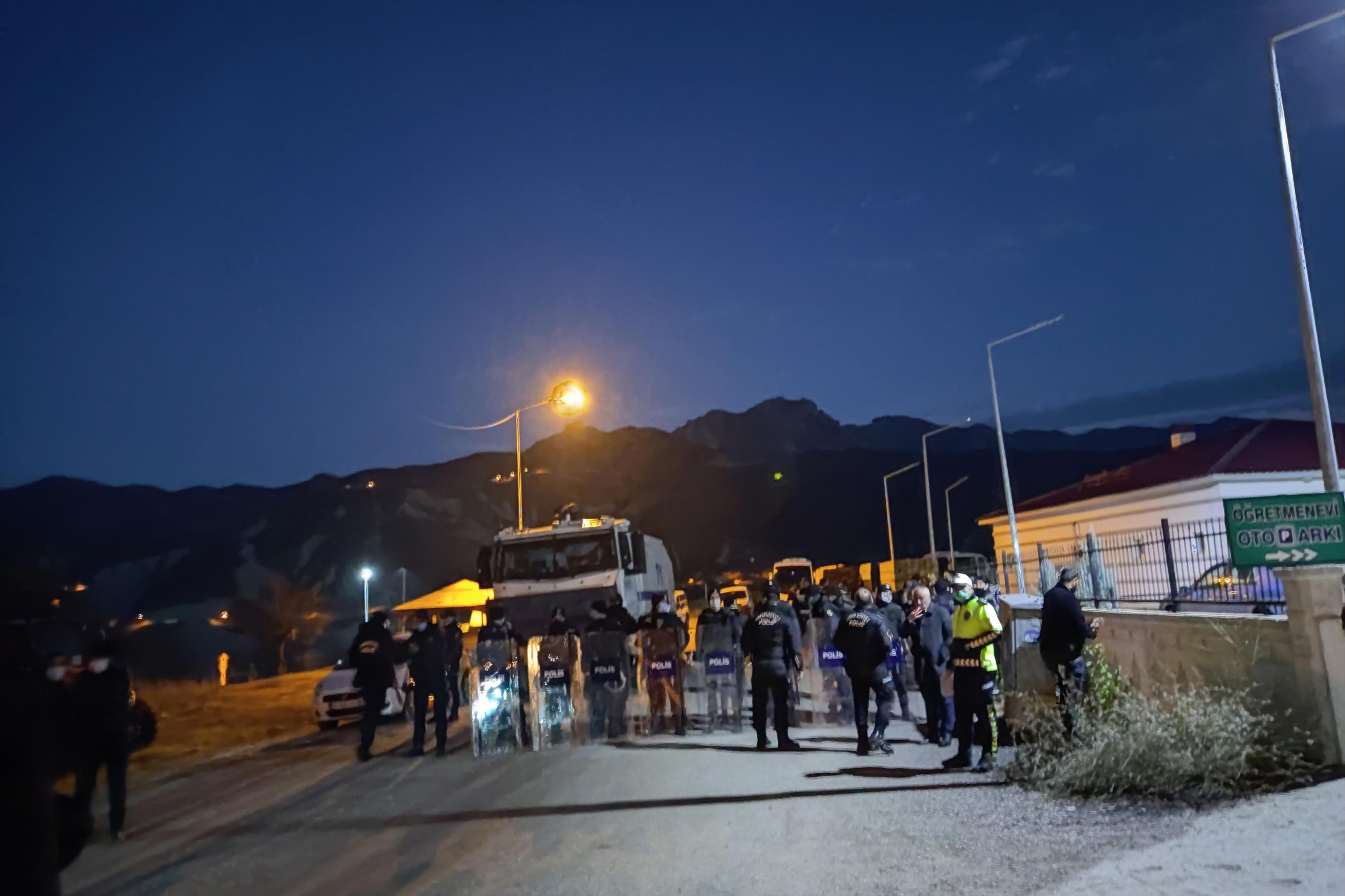 Dersim'de avcılığa karşı protestoda polis engeli