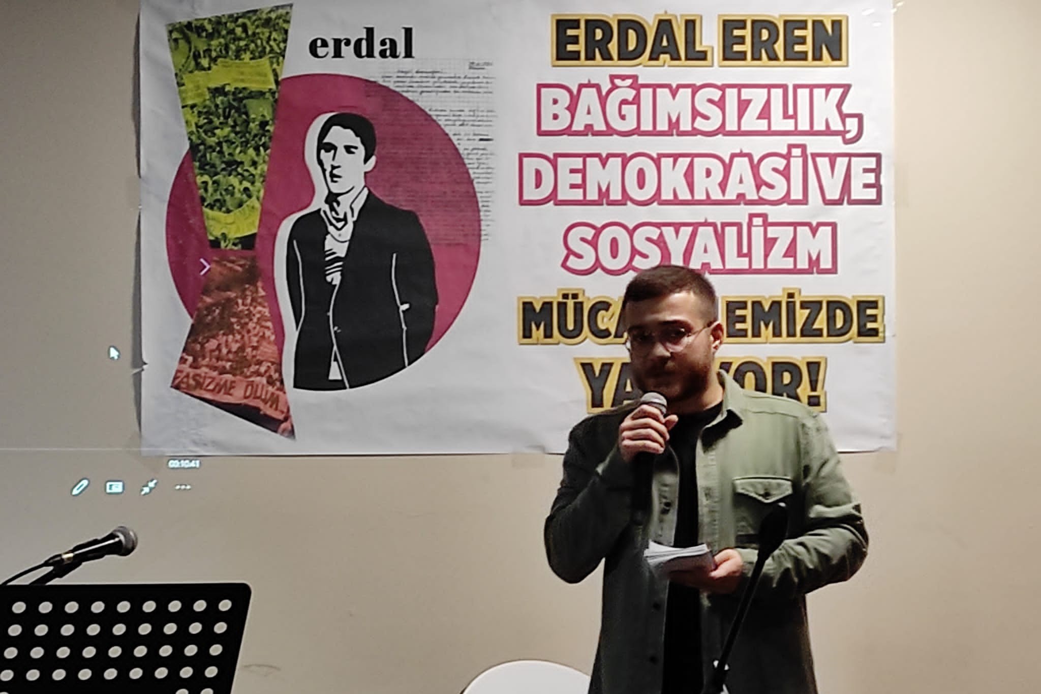 İdam edilişinin 41. yılında Erdal Eren’i anan Bornova Emek Gençliği, 'Erdal’ın mücadelesi yolumuzu aydınlatıyor' diyerek mücadele vurgu yaptı.