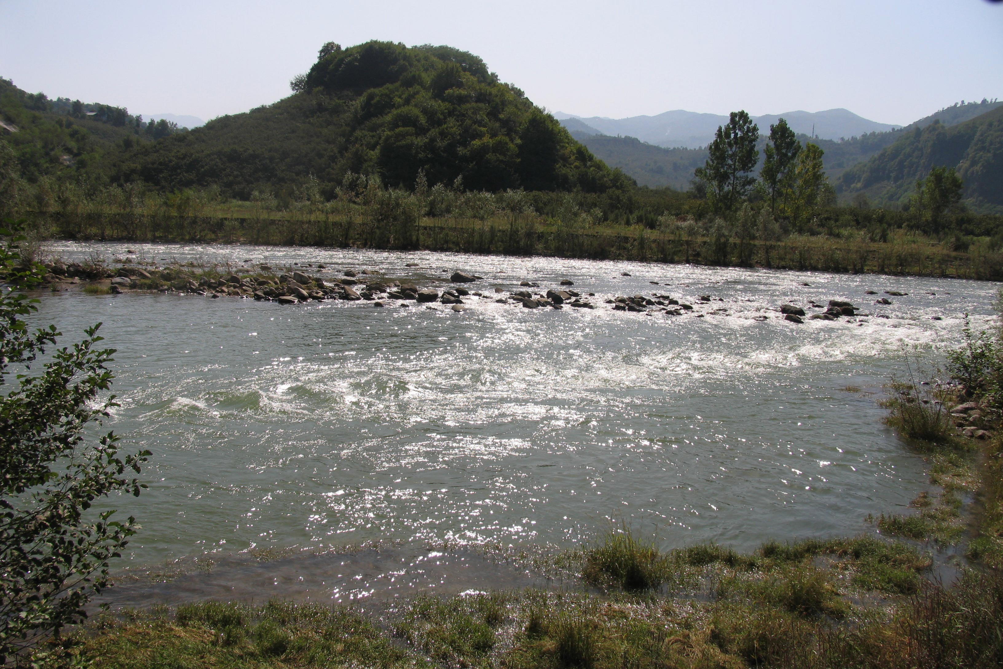 Melet Irmağı kıyısı