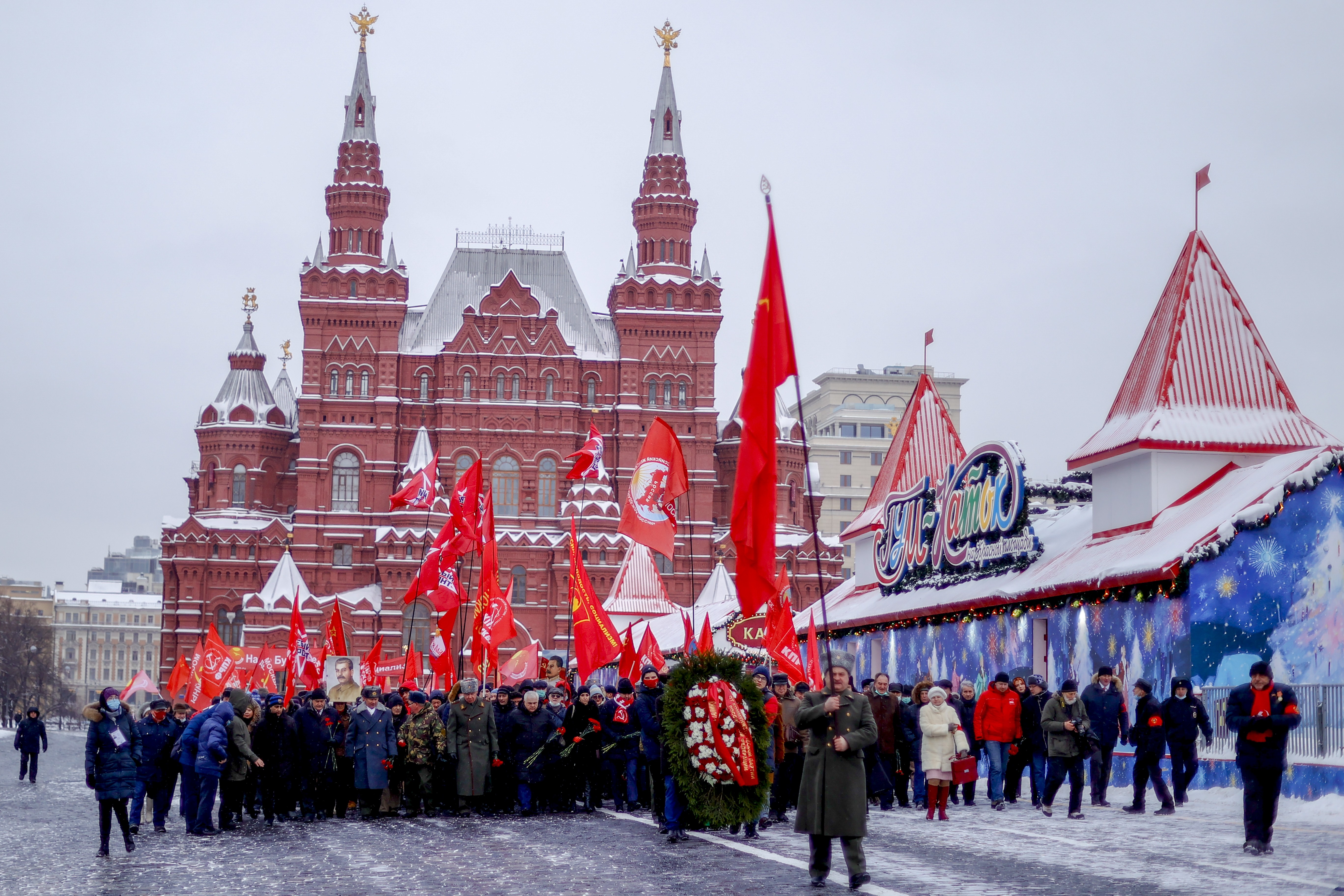 Joseph Stalin’in 142’nci doğum günü nedeniyle Rusya Komünist Partisi tarafından tören düzenlendi