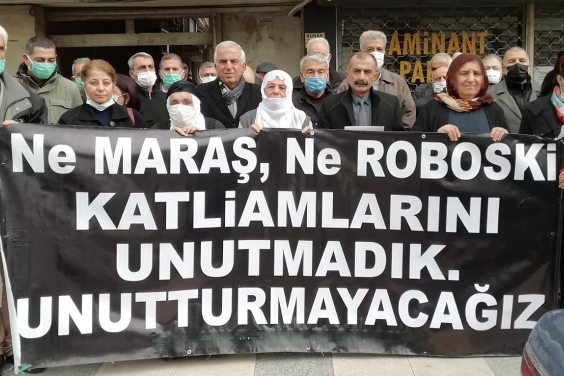 Hatay'da Maraş ve Roboski katliamlarında yaşamını yitirenler anıldı