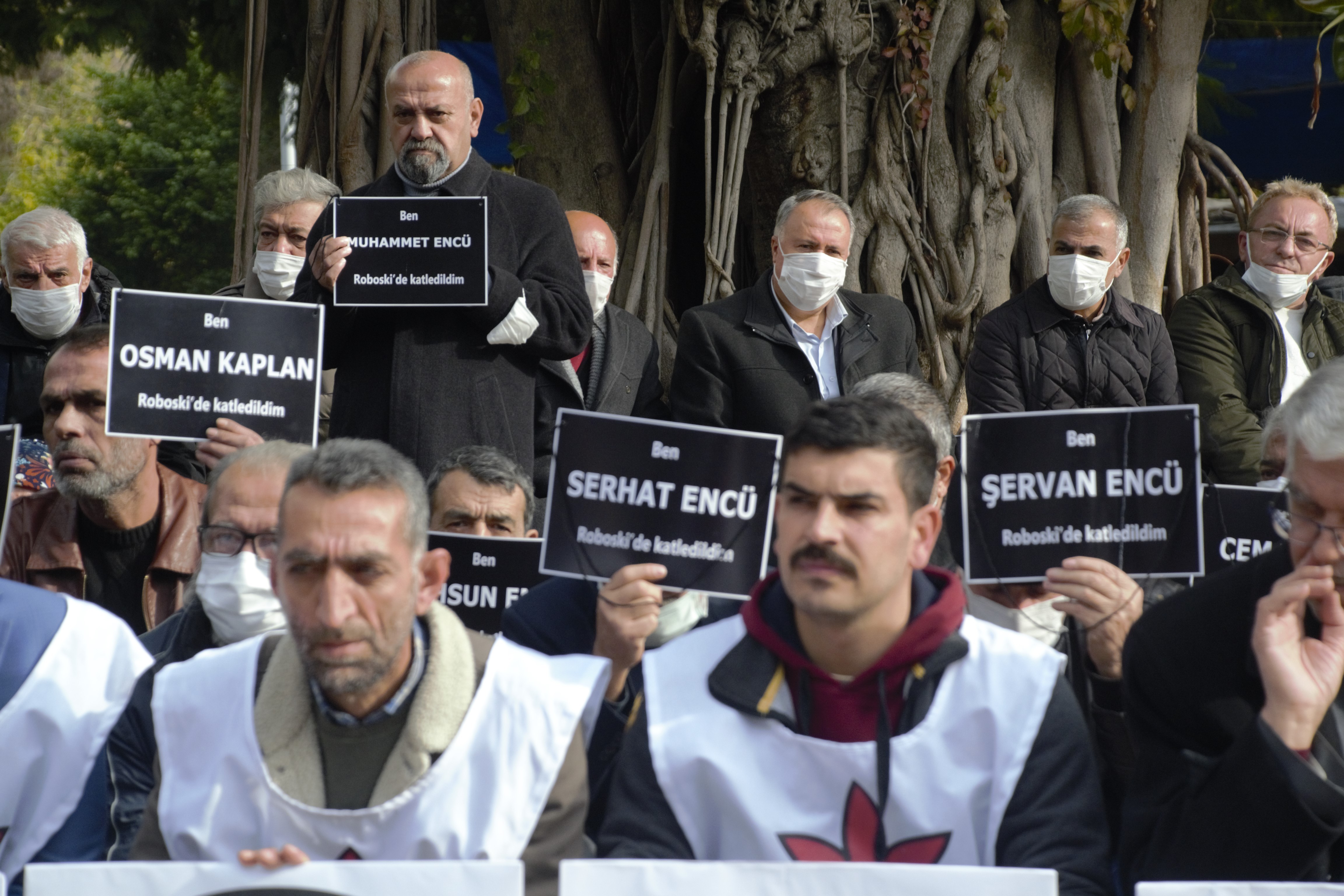 Adana'da Roboski Katliamının 10. yıl dönümü nedeniyle basın açıklaması gerçekleştirildi