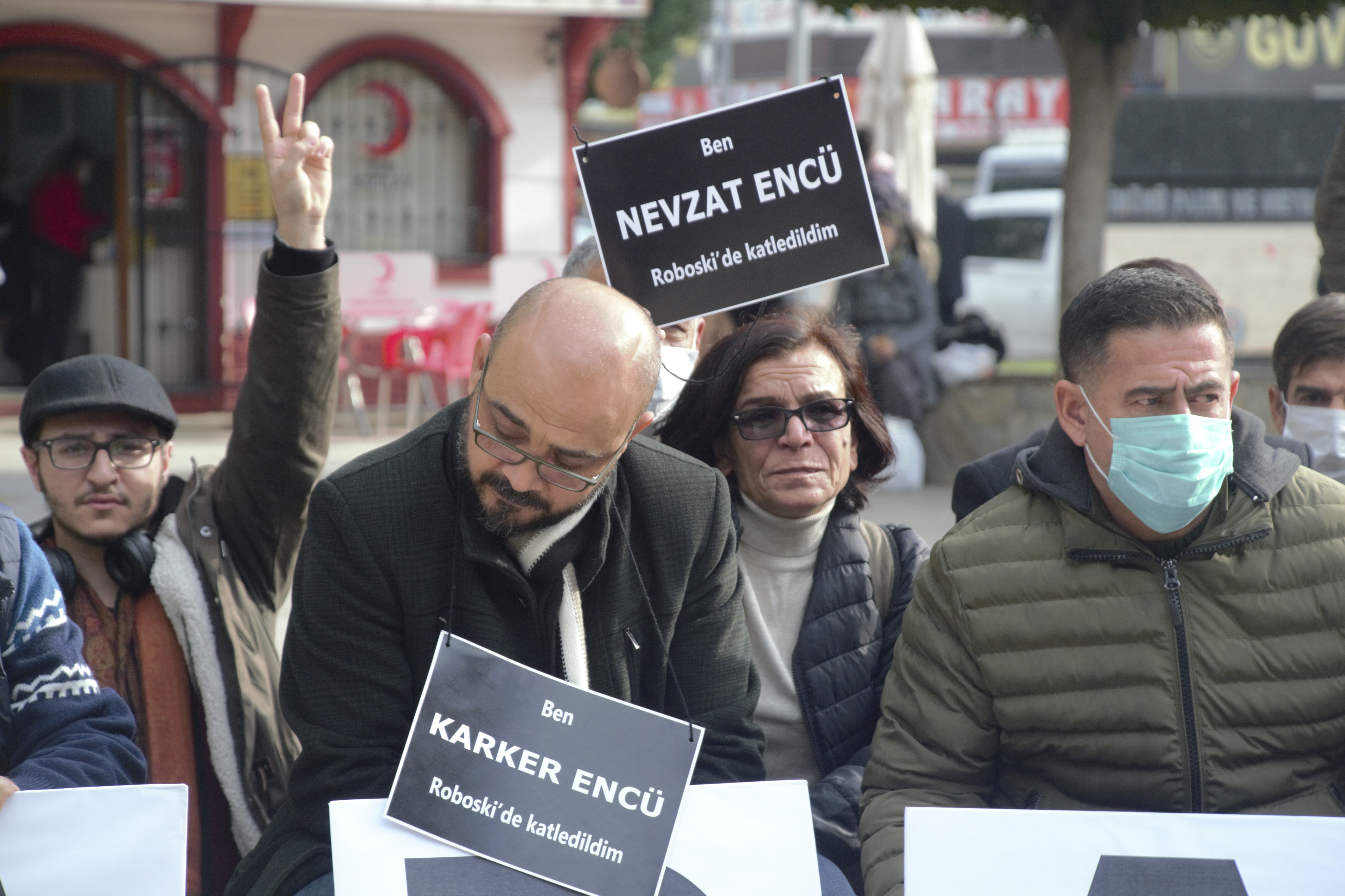 Adana'da Roboski Katliamının 10. yıl dönümü nedeniyle basın açıklaması gerçekleştirildi