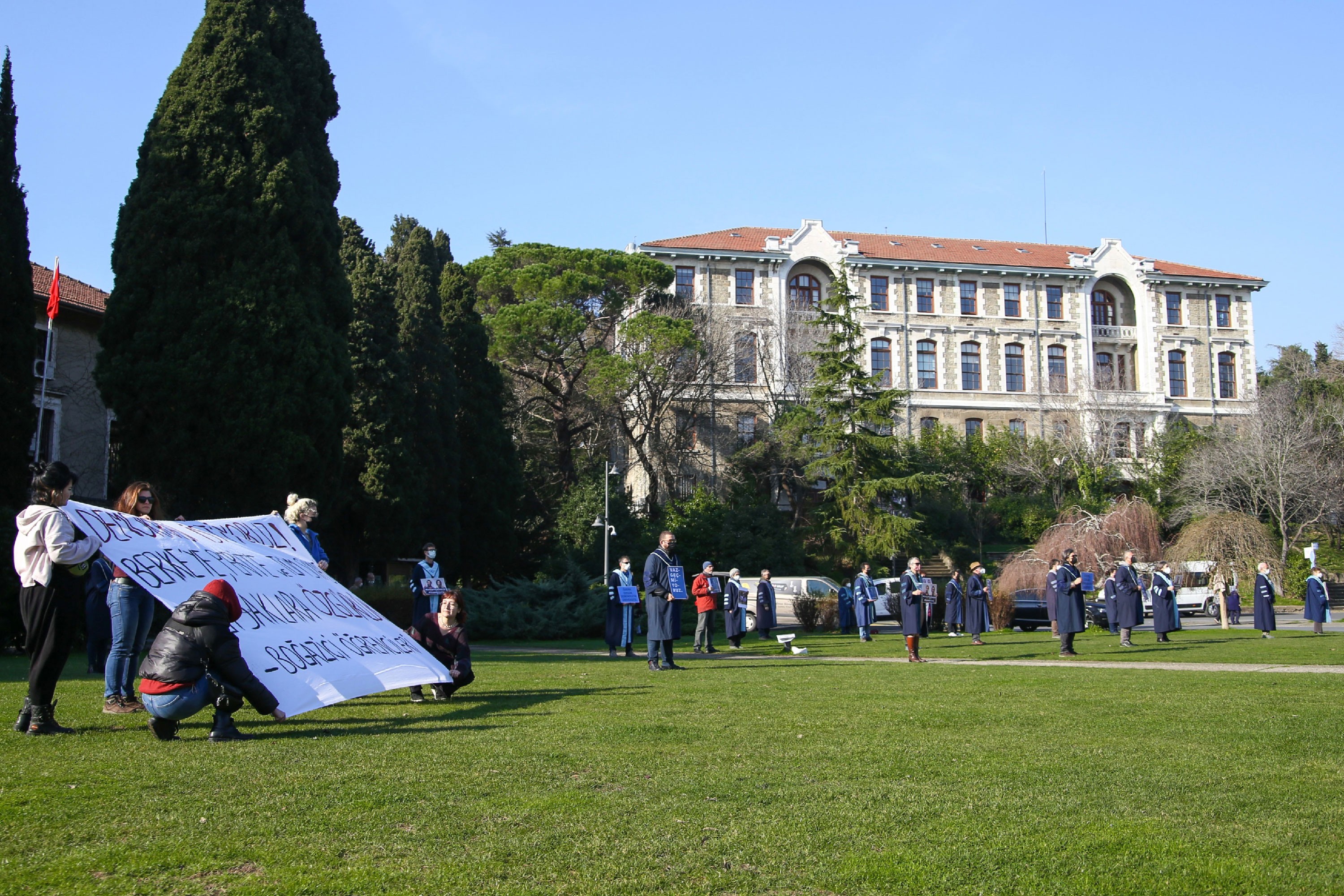 Boğaziçi Üniversitesi akademisyenleri