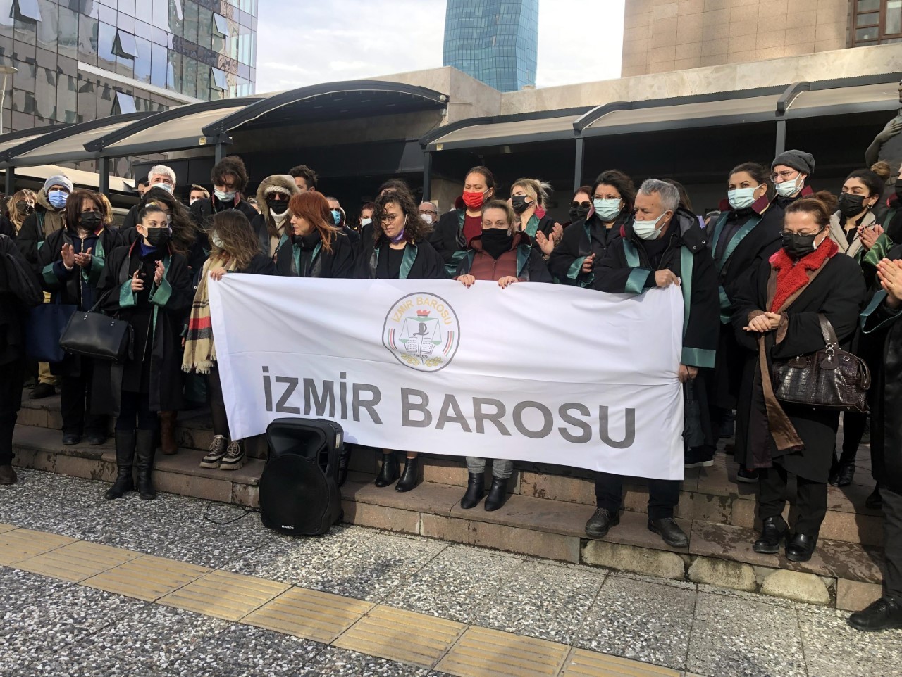 İzmir Barosu basın açıklaması