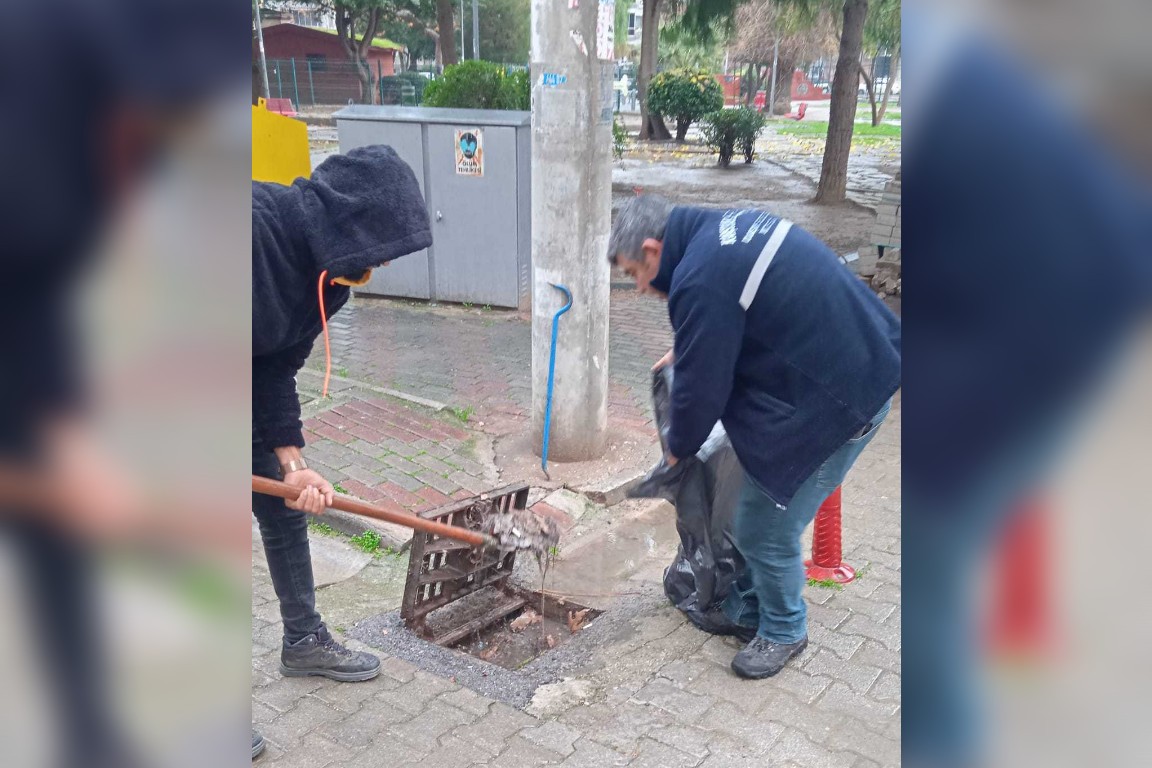 Karşıyaka Belediyesi mazgal temizliği