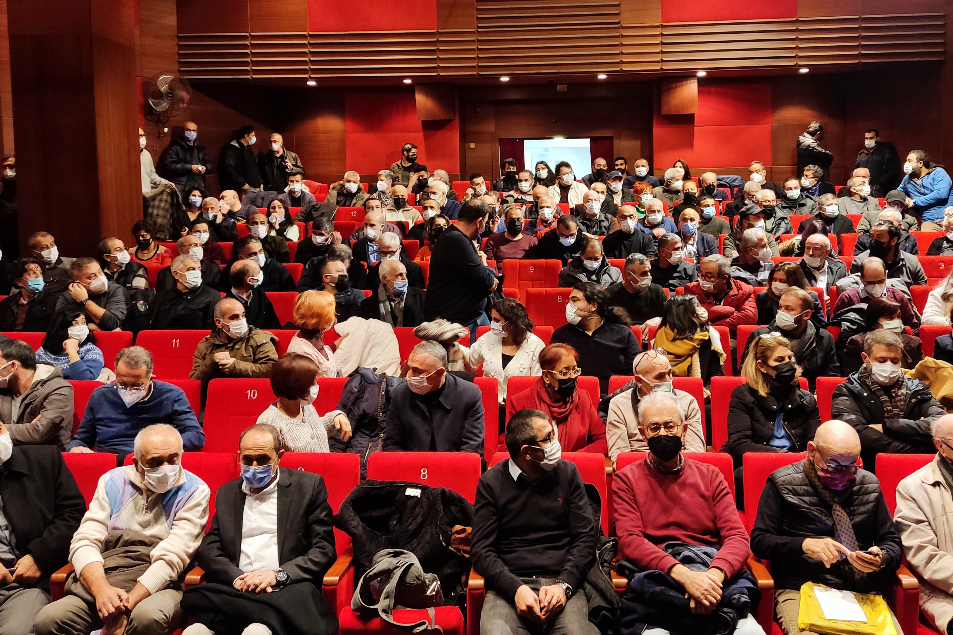 Emek Partisi'nin (EMEP) 'Bağımsız, Demokratik bir ülke ve İnsanca Yaşam Bildirgesi'ni açıkladığı toplantıdan bir fotoğraf.