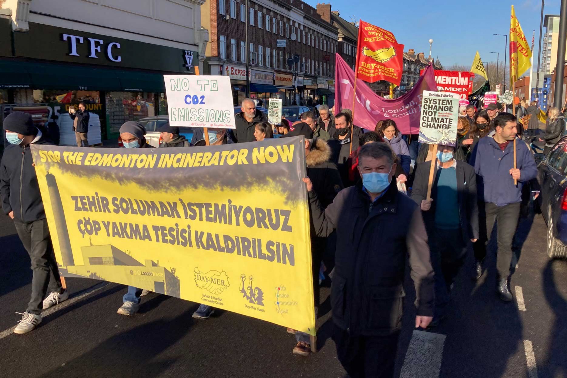 Kuzey Londra'da çöp yakma tesisine karşı eylem düzenlendi