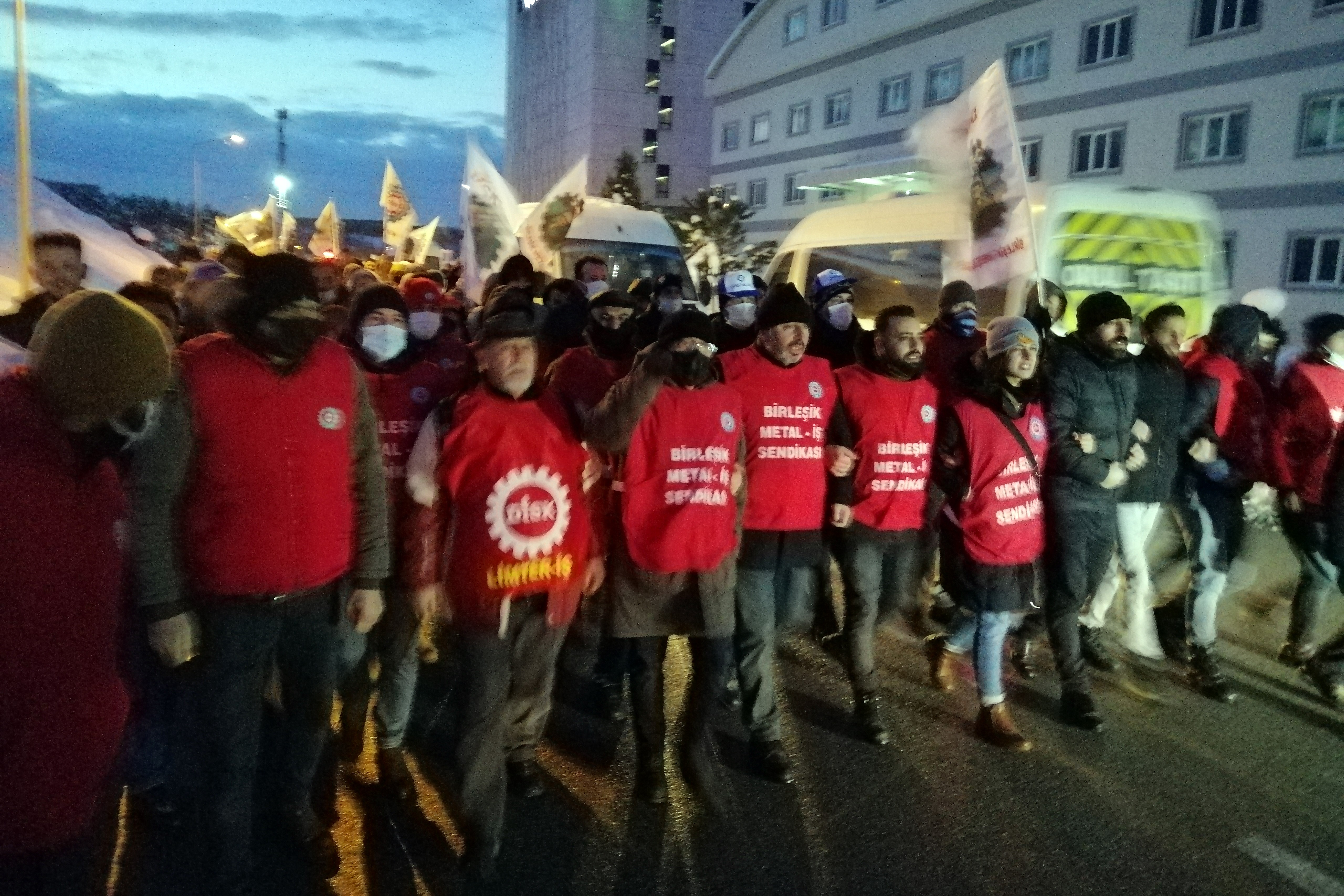 Gebze'de Farplas işçilerinin sendikal hakları için yaptığı eylemden bir fotoğraf.