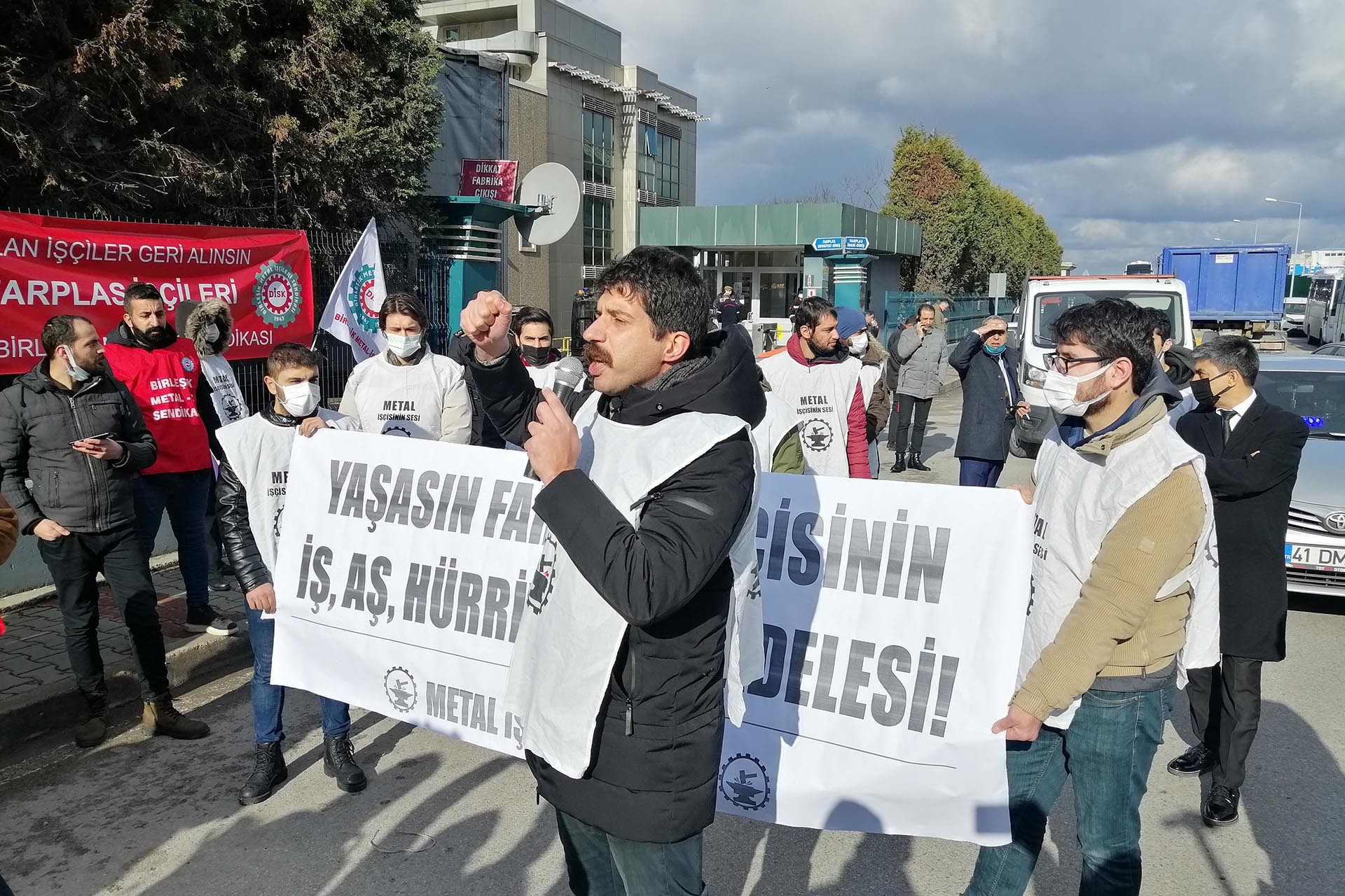 Farplas işçilerinin direnişine destek ziyaretleri