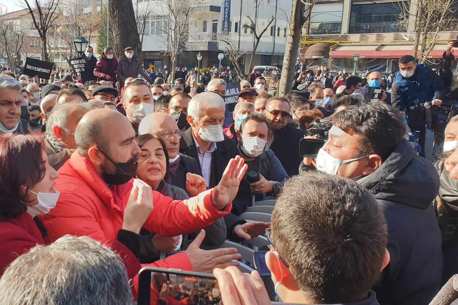 Eskişehir'de zam protestosuna polis engeli