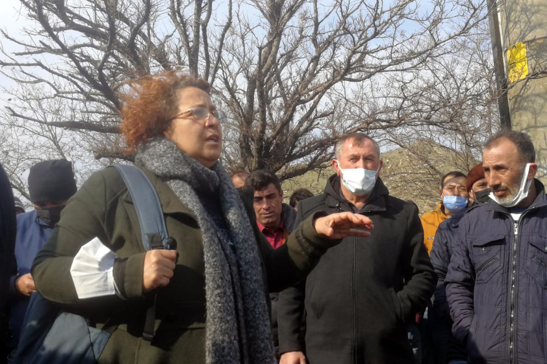 Petkim işçilerinin ve Emek Partisi'nin Aliağa gemi söküm işçilerinin direnişini ziyaretinden bir fotoğraf.