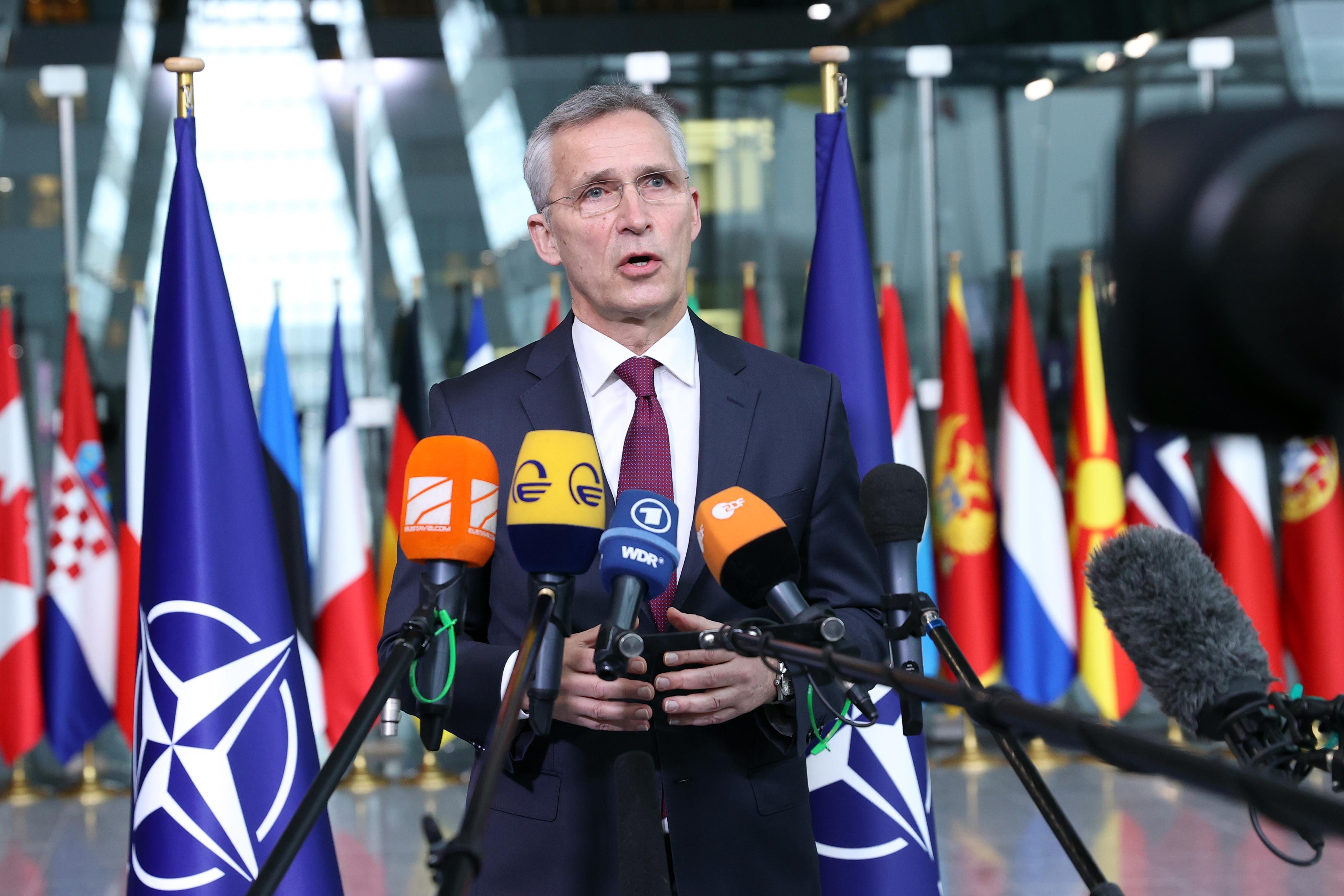 Jens Stoltenberg basın açıklaması yapıyor