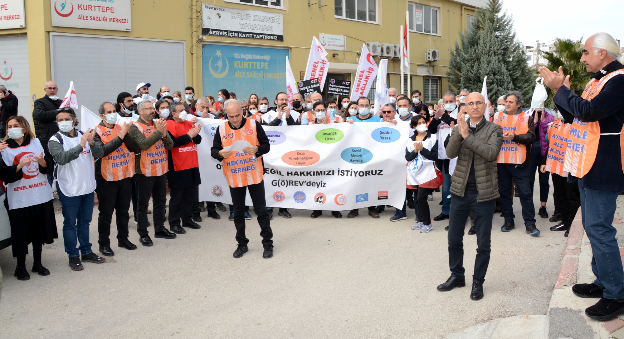 Sağlık emekçileri basın açıklaması