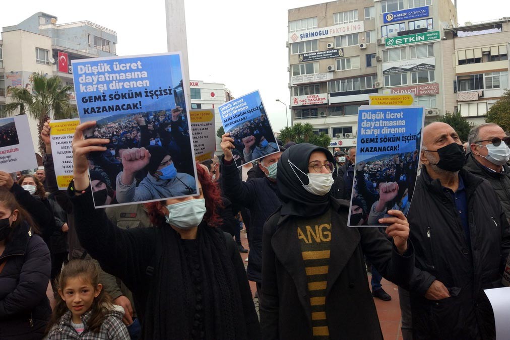 Gemi söküm işçilerinin Aliağa meydandaki açıklaması