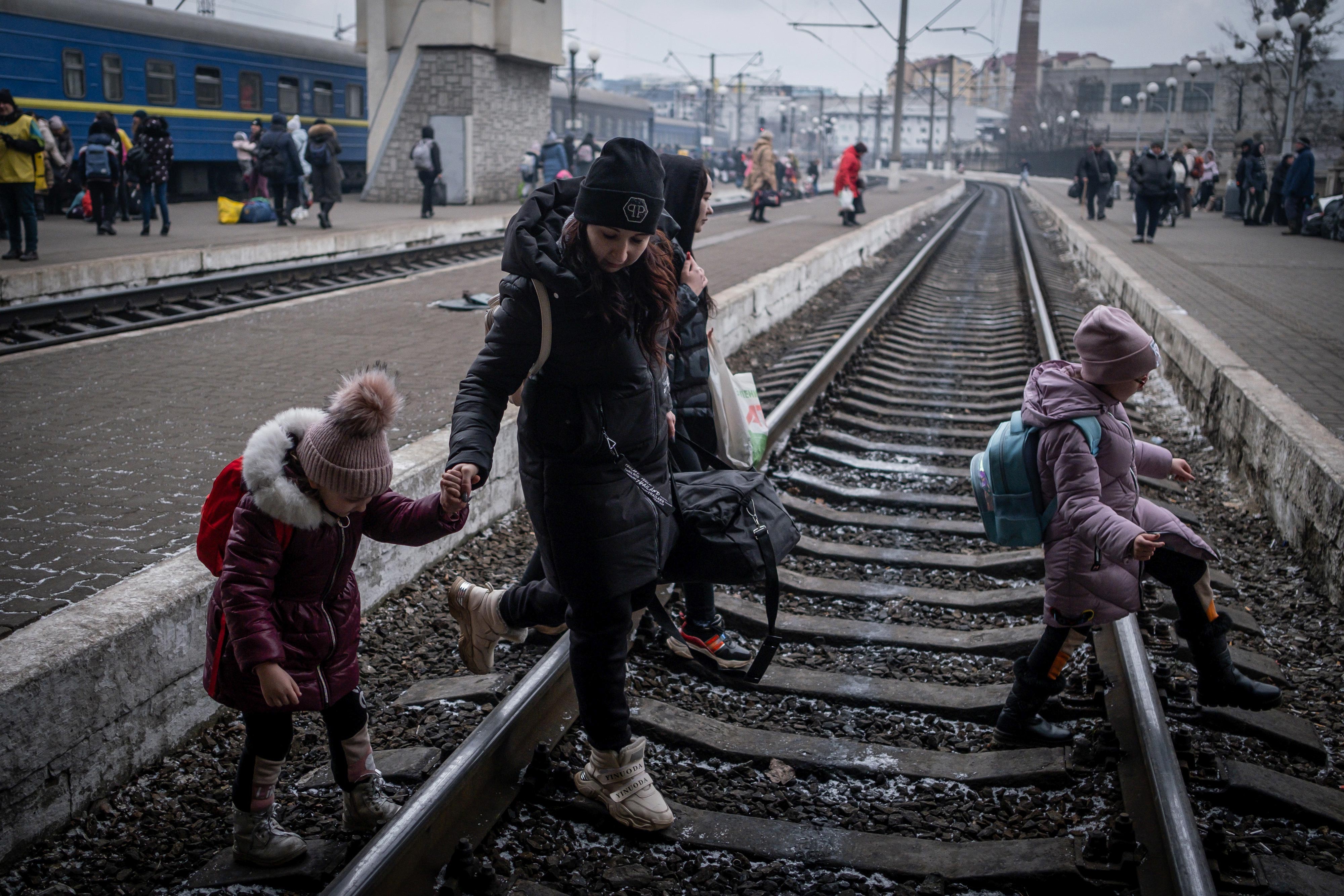 Tren istasyonundaki Ukraynalılar