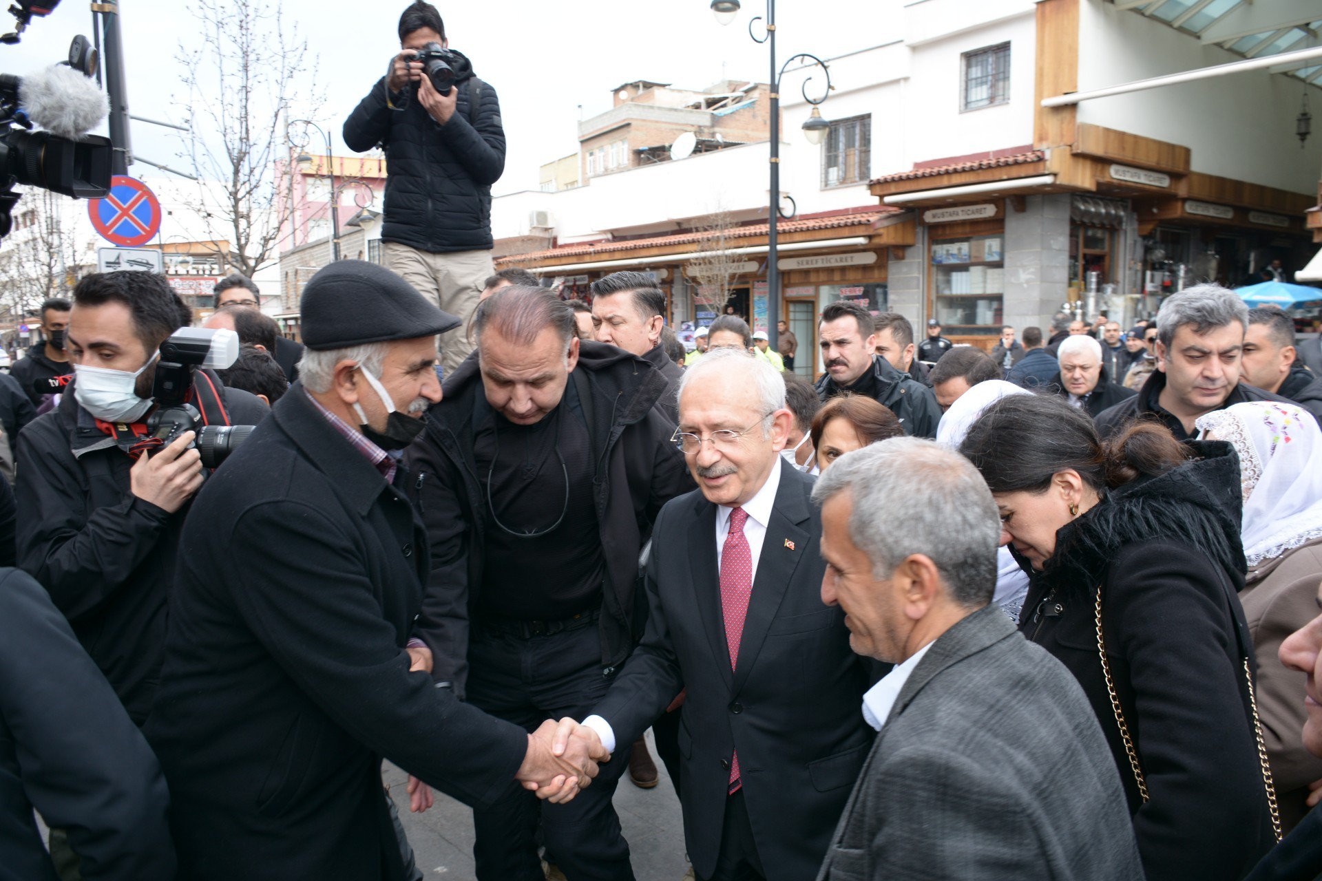 Kılıçdaroğlu Dİyarbakır'da esnafı ziyaret etti