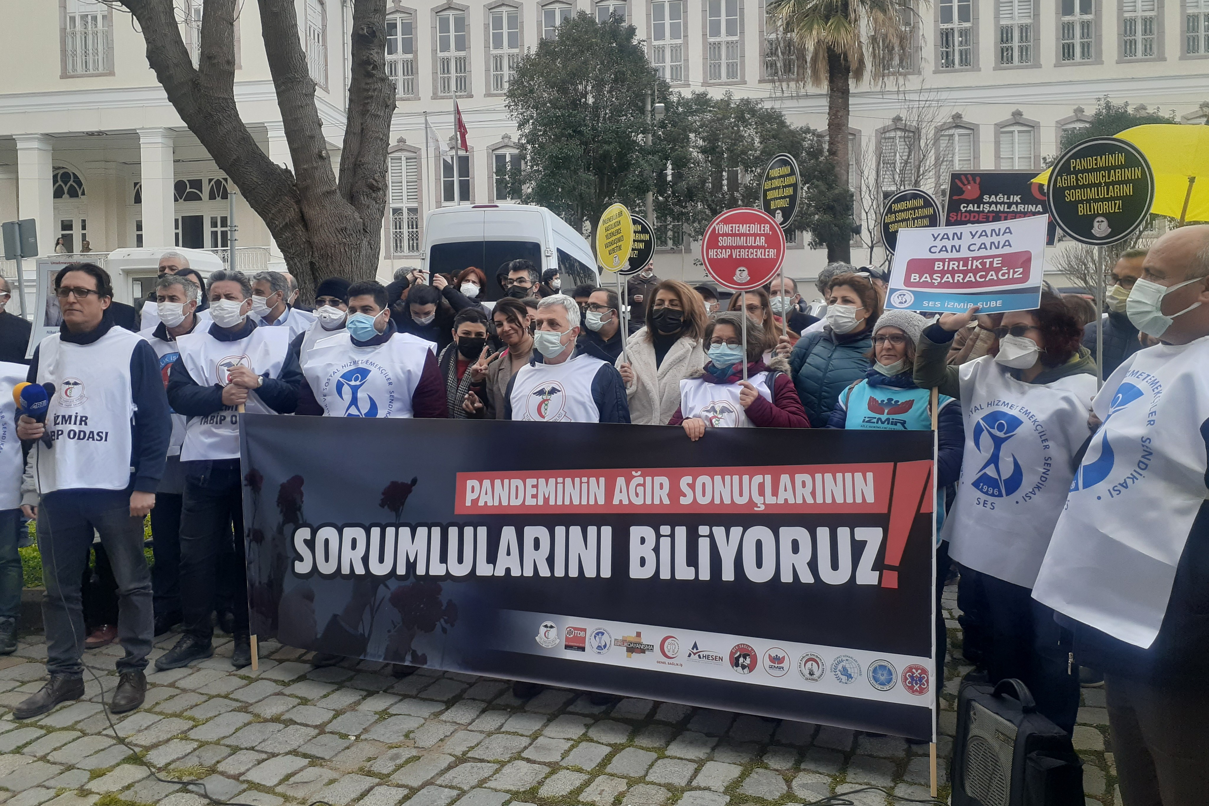 Sağlıkçılar pandeminin 2. yılı açıklamaları