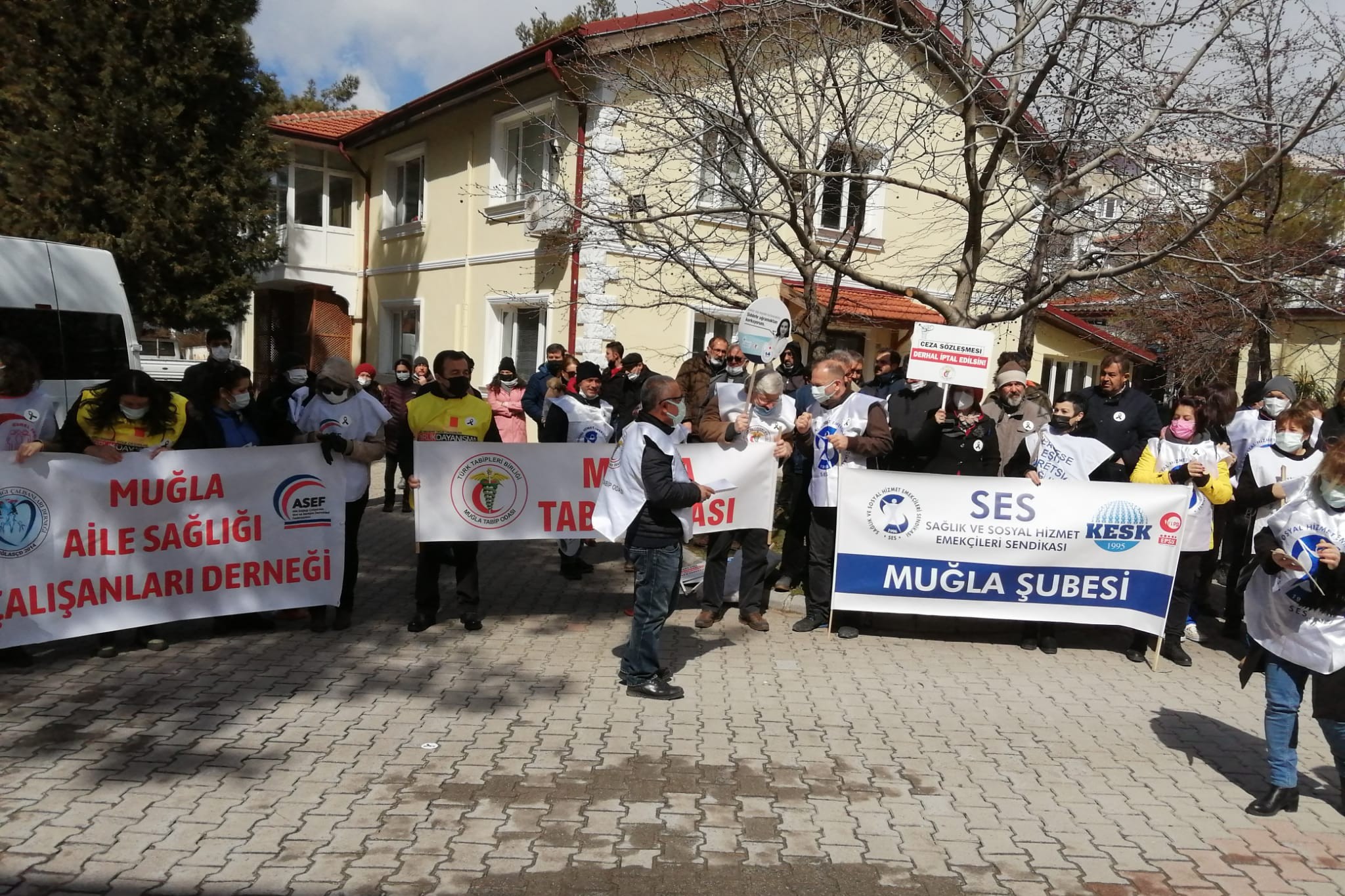 Sağlıkçılar pandeminin 2. yılı açıklamaları