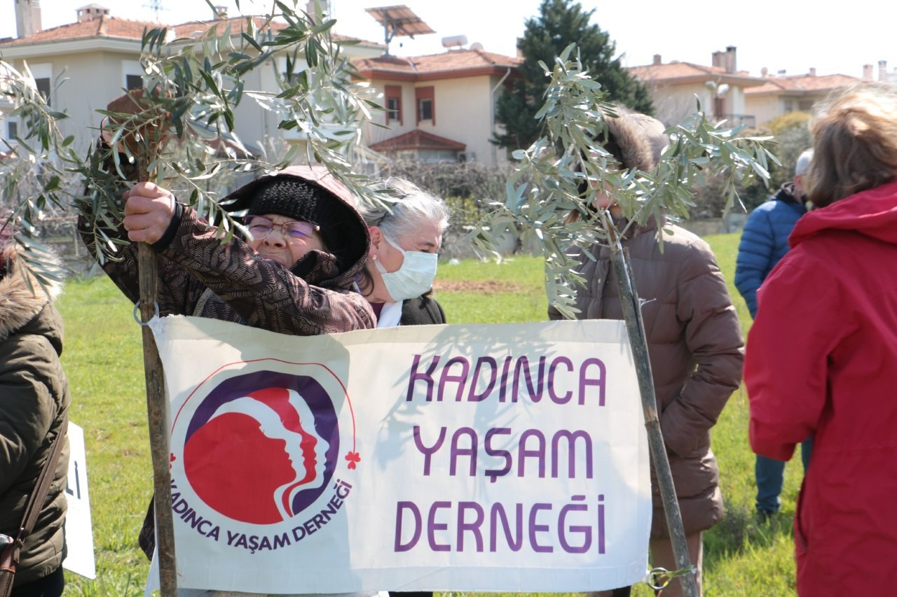 İzmir'de maden yönetmeliğine karşı eylem