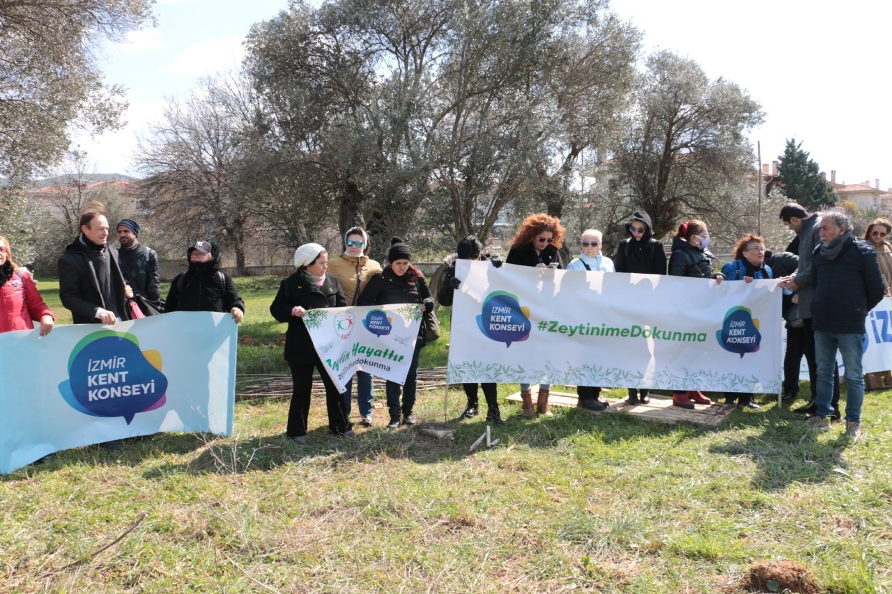 İzmir'de maden yönetmeliğine karşı eylem