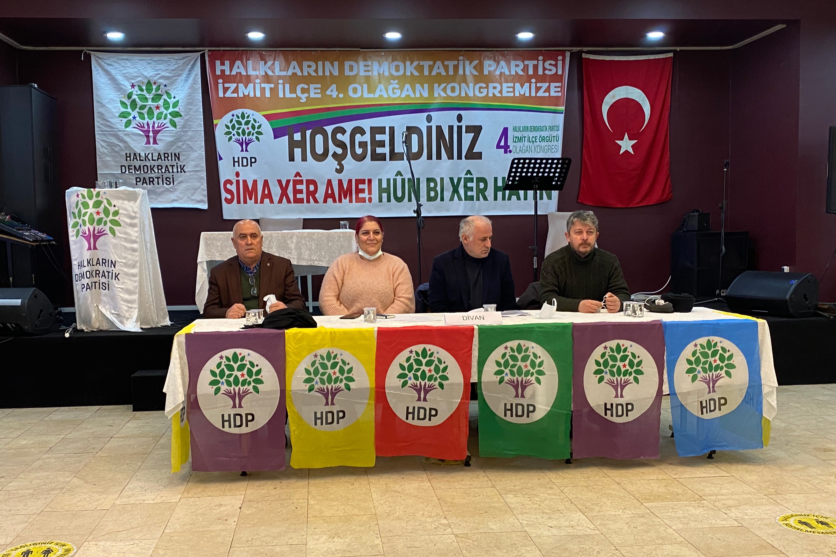 HDP'nin İzmit İl Kongresinden bir fotoğraf.