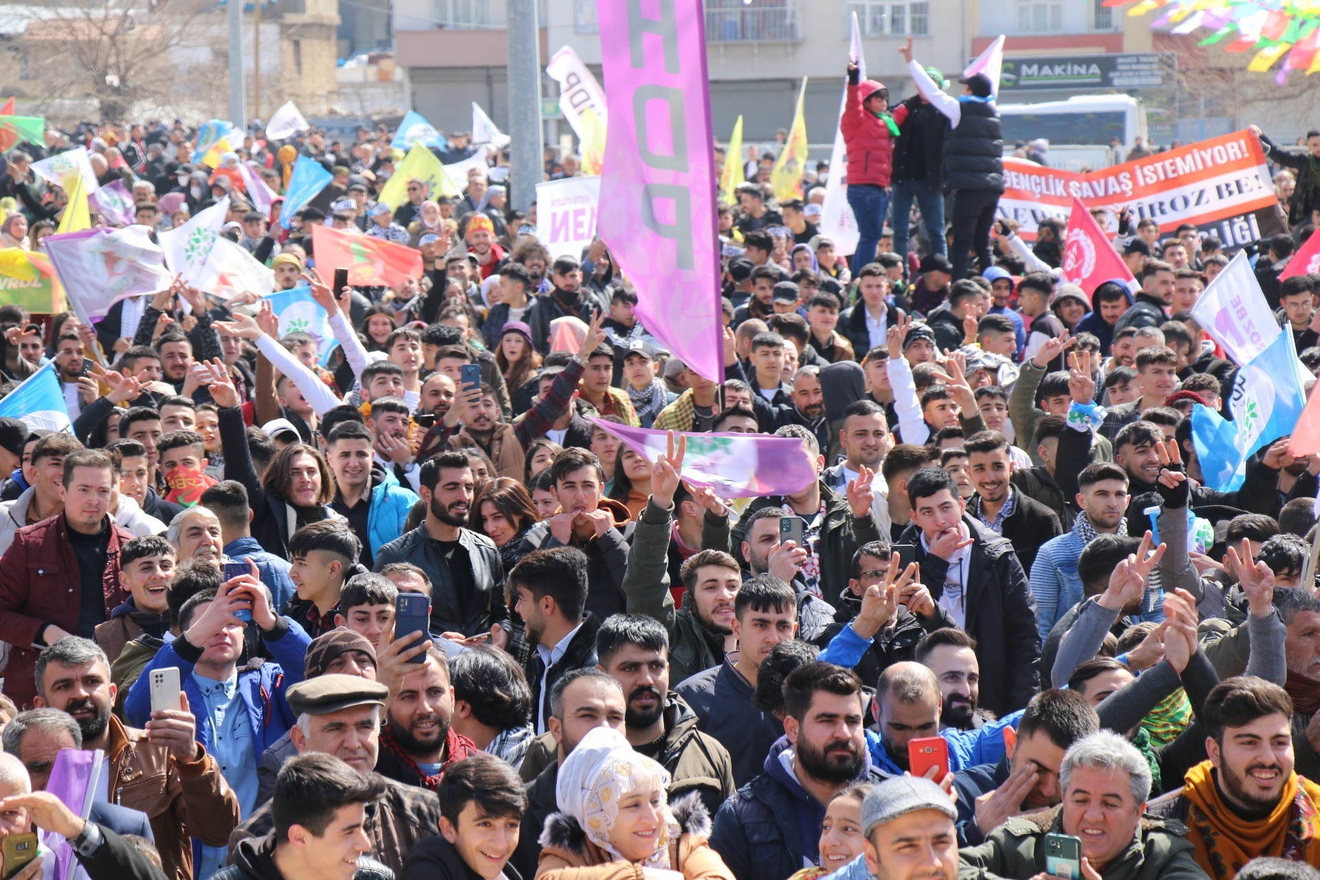 Antalya'da Newroz kutlaması